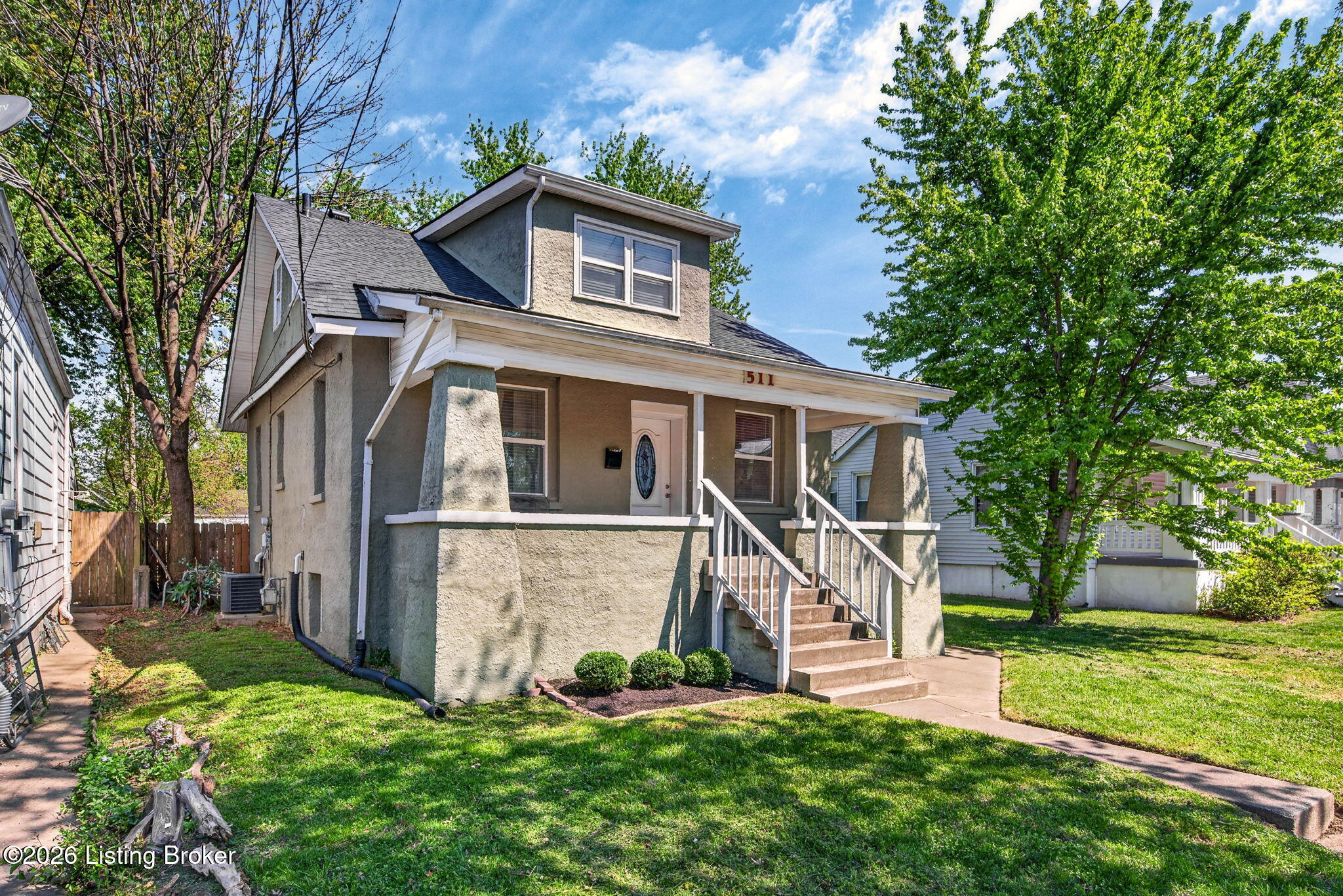 511 W Whitney Ave