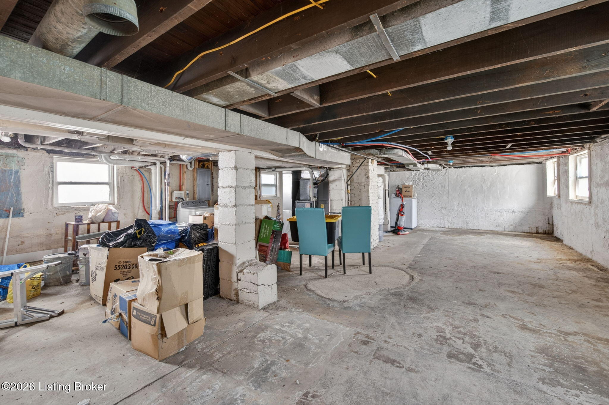 511 W Whitney Ave