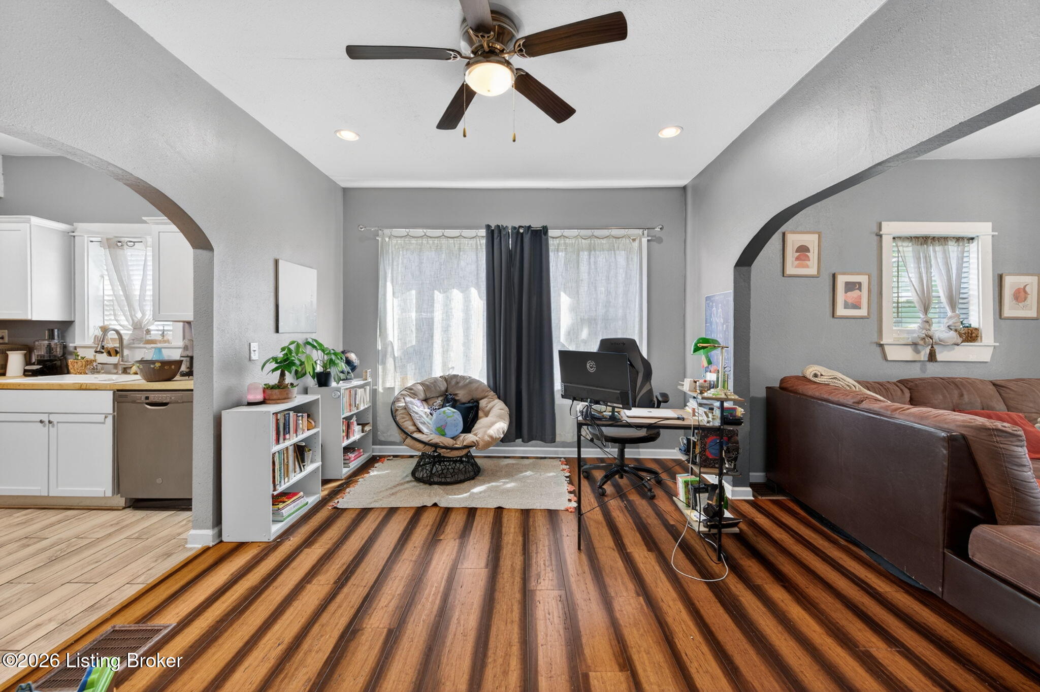 511 W Whitney Ave