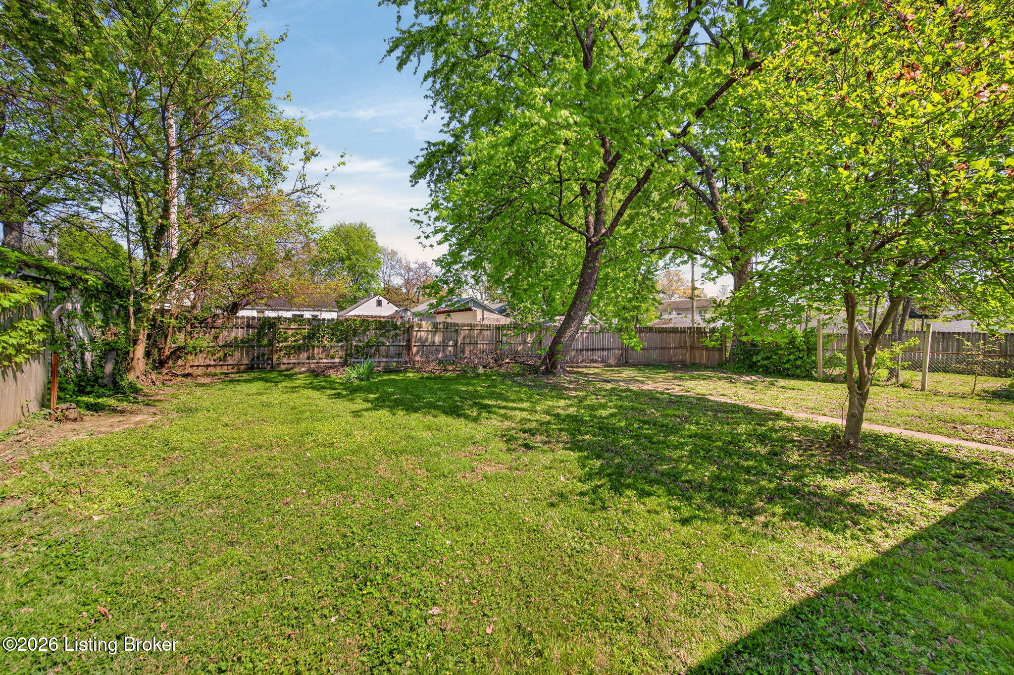 511 W Whitney Ave