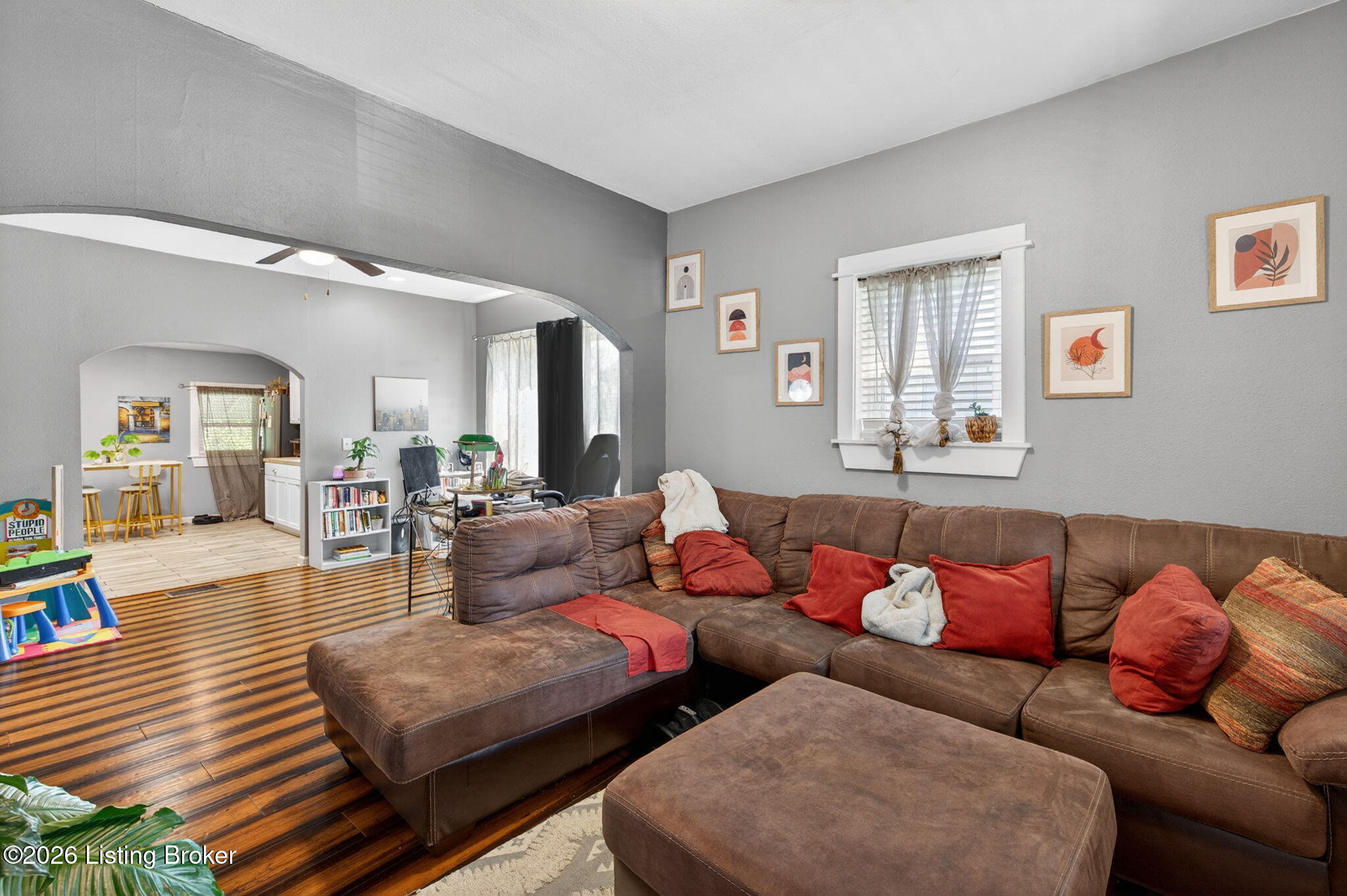 511 W Whitney Ave