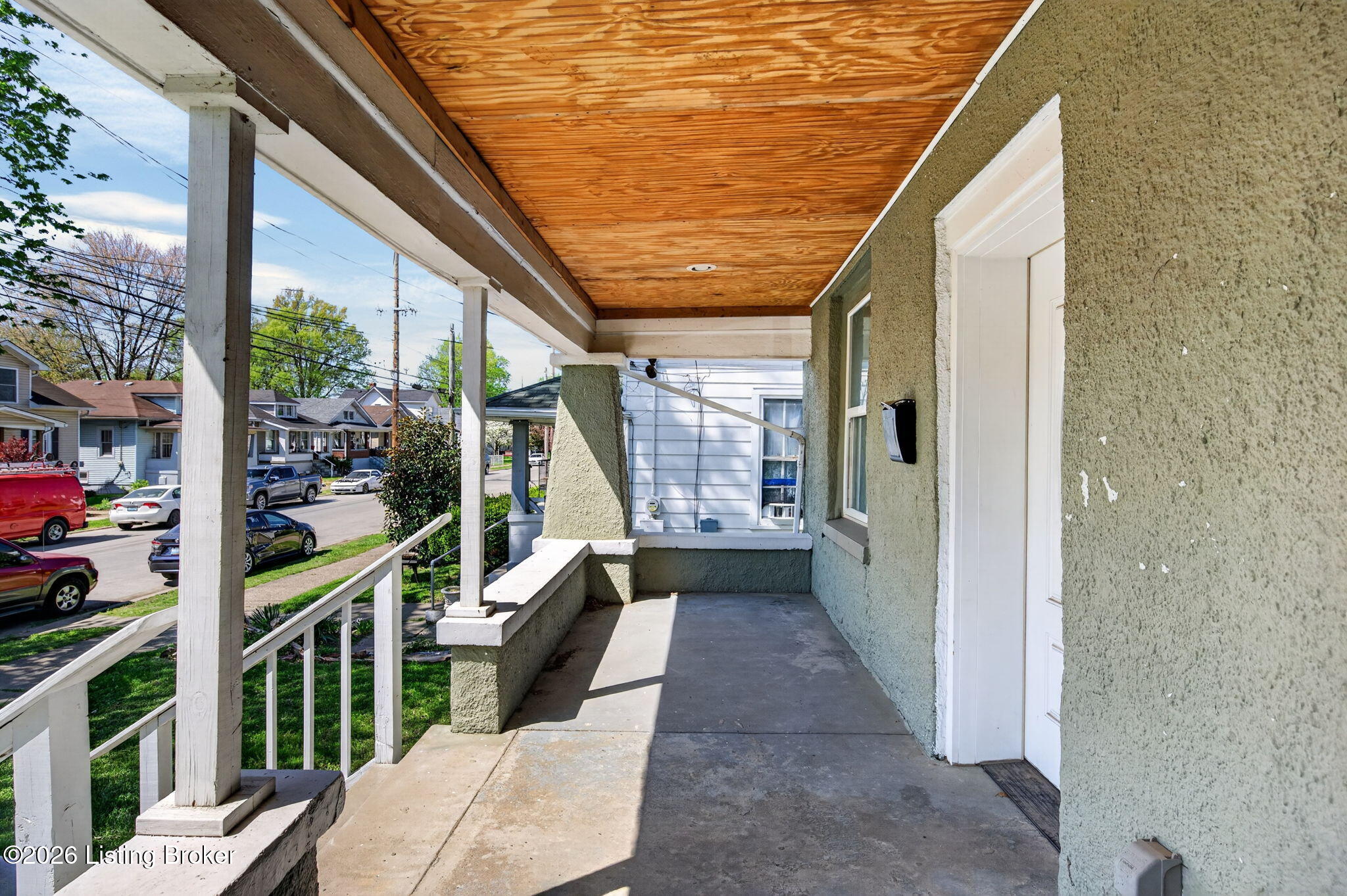 511 W Whitney Ave