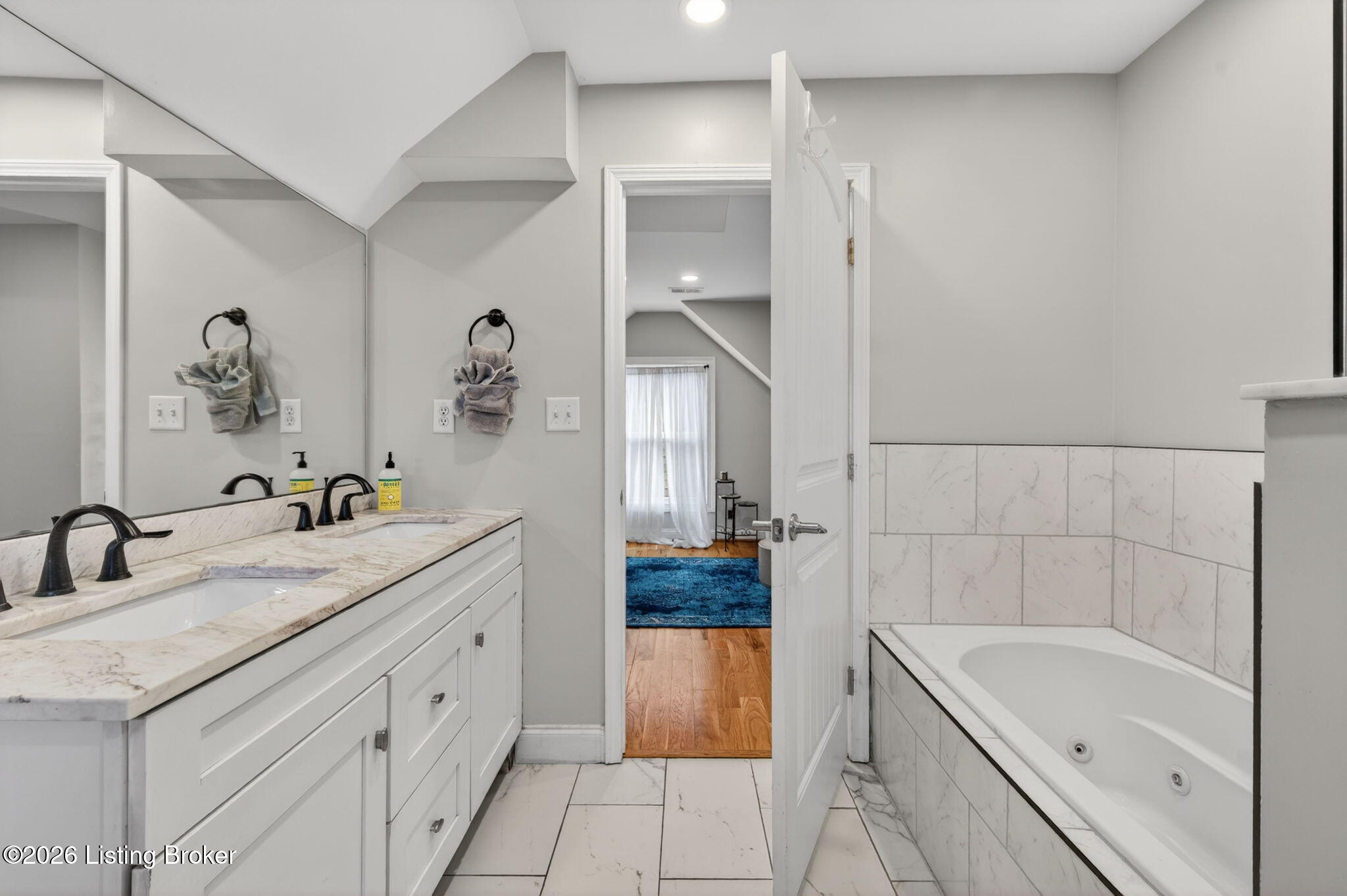 1320 Winter Ave