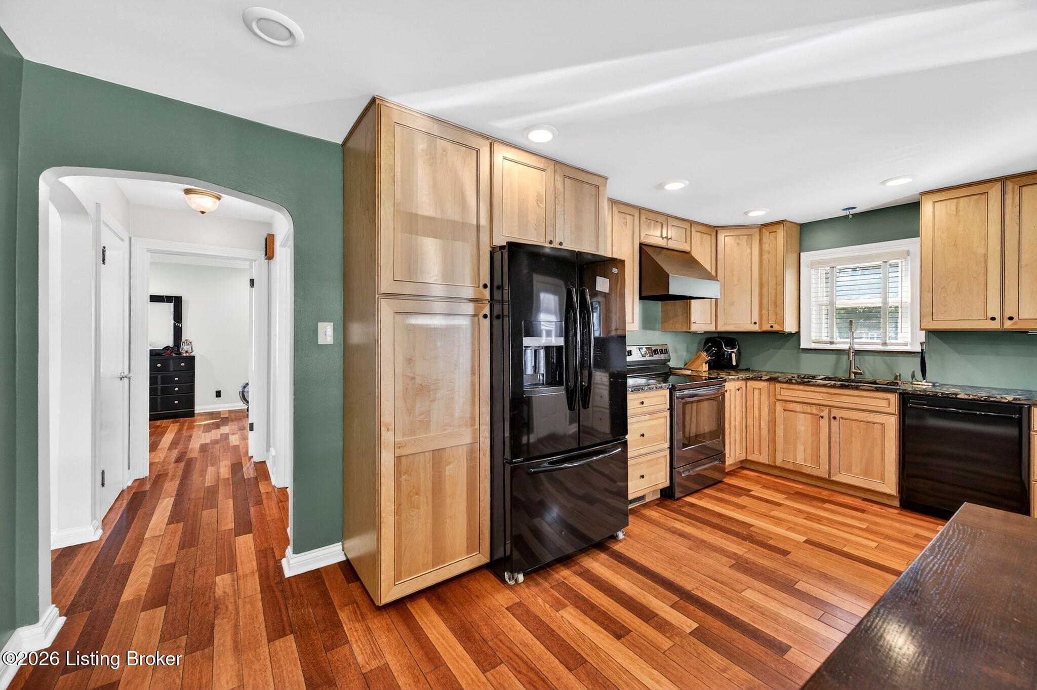 3012 Louisa Ave