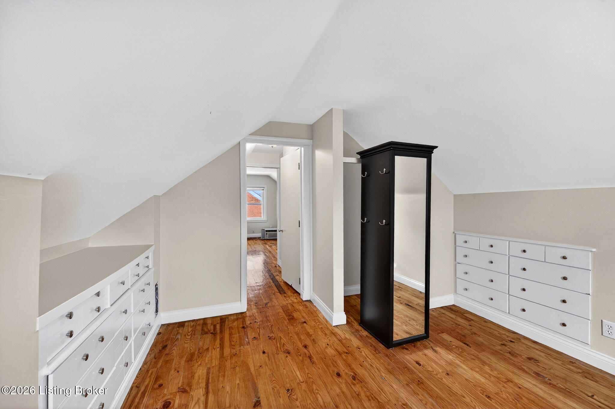3012 Louisa Ave