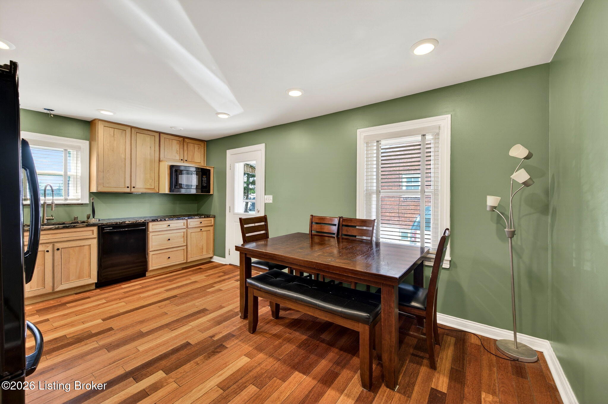 3012 Louisa Ave
