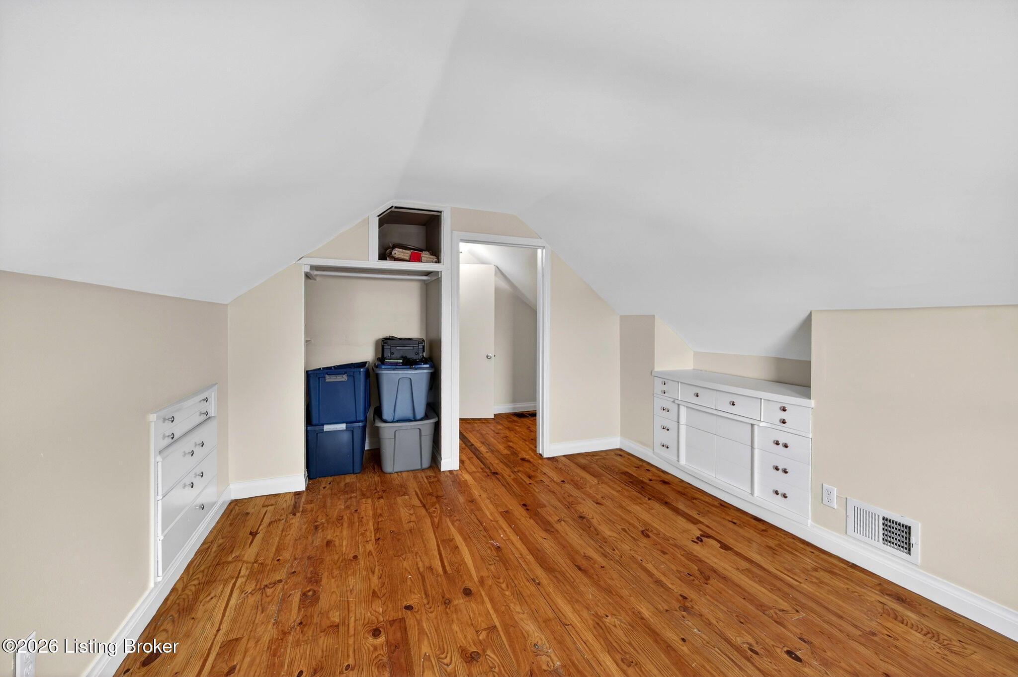 3012 Louisa Ave
