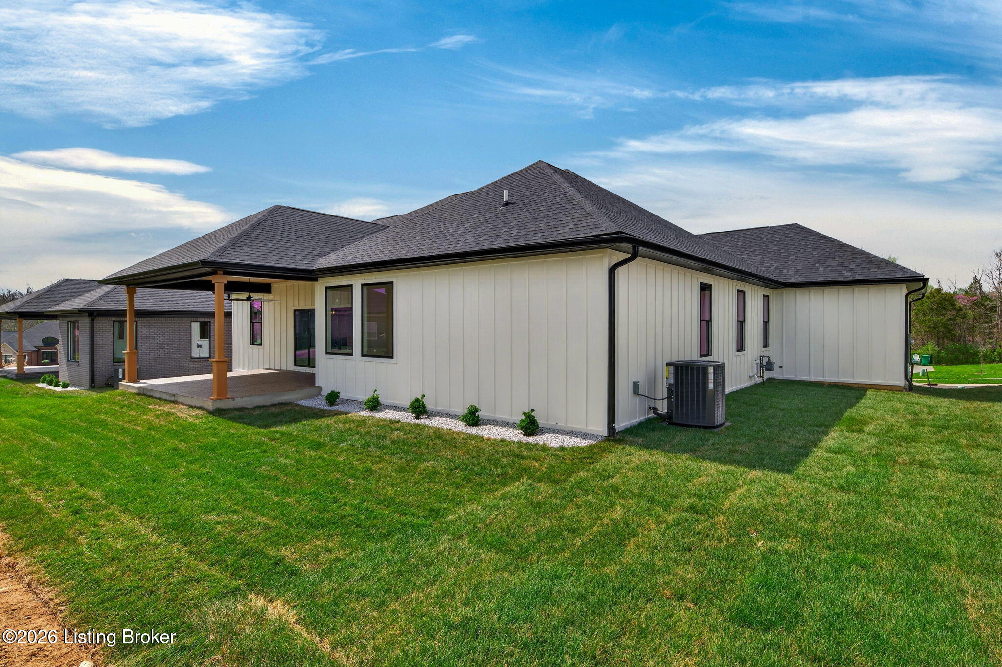 1505 Lincoln Hill Way