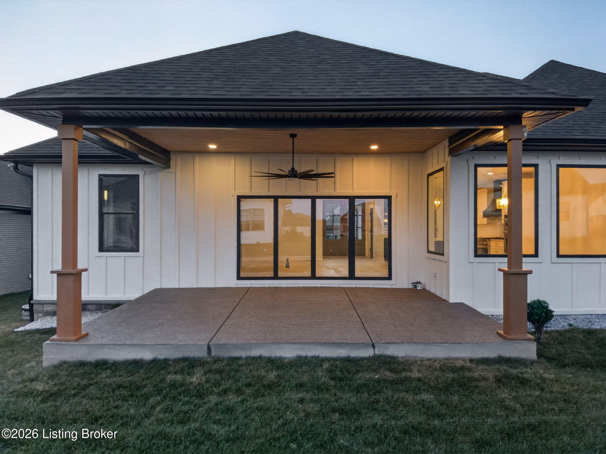 1505 Lincoln Hill Way