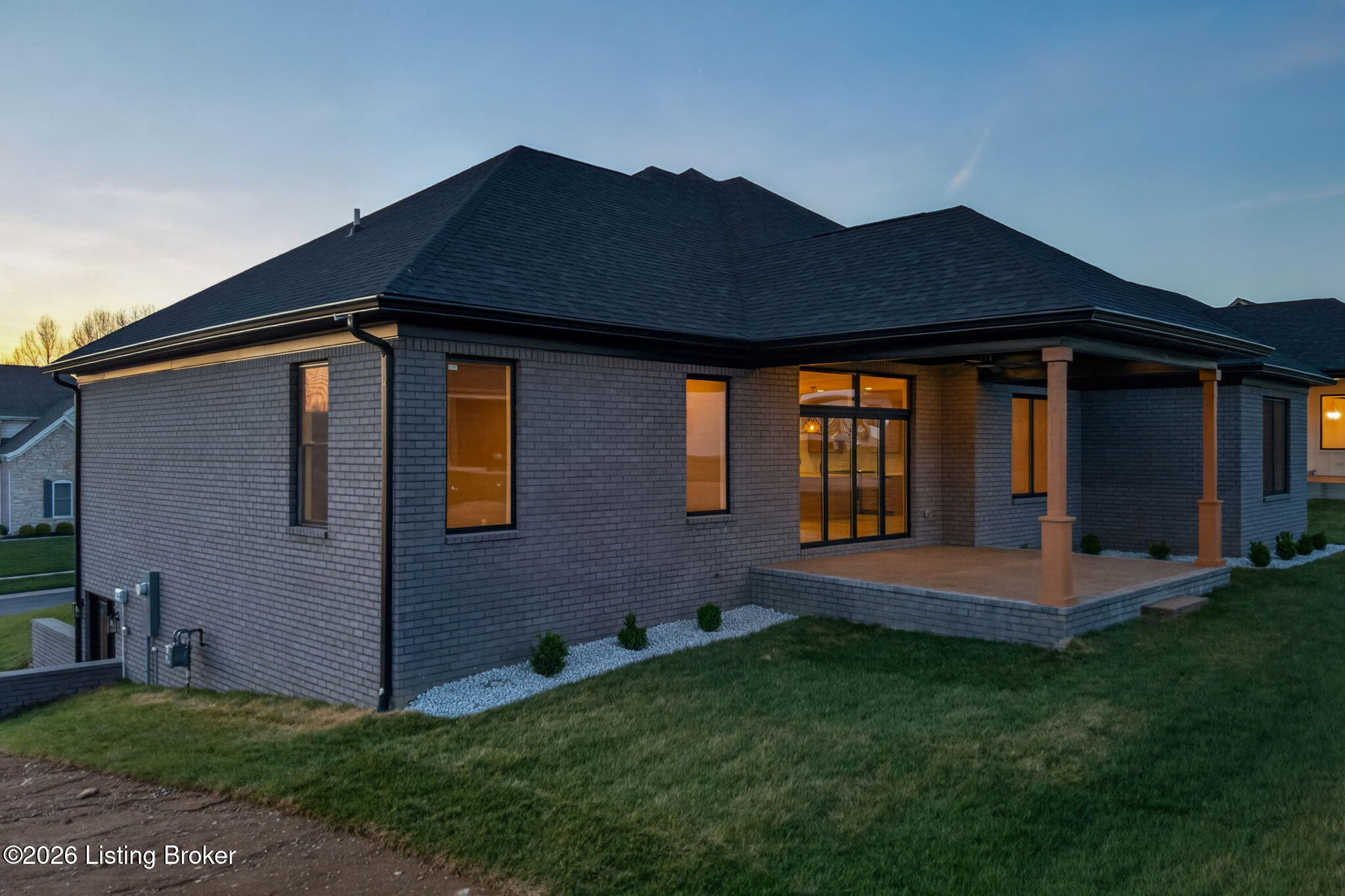 1507 Lincoln Hill Way