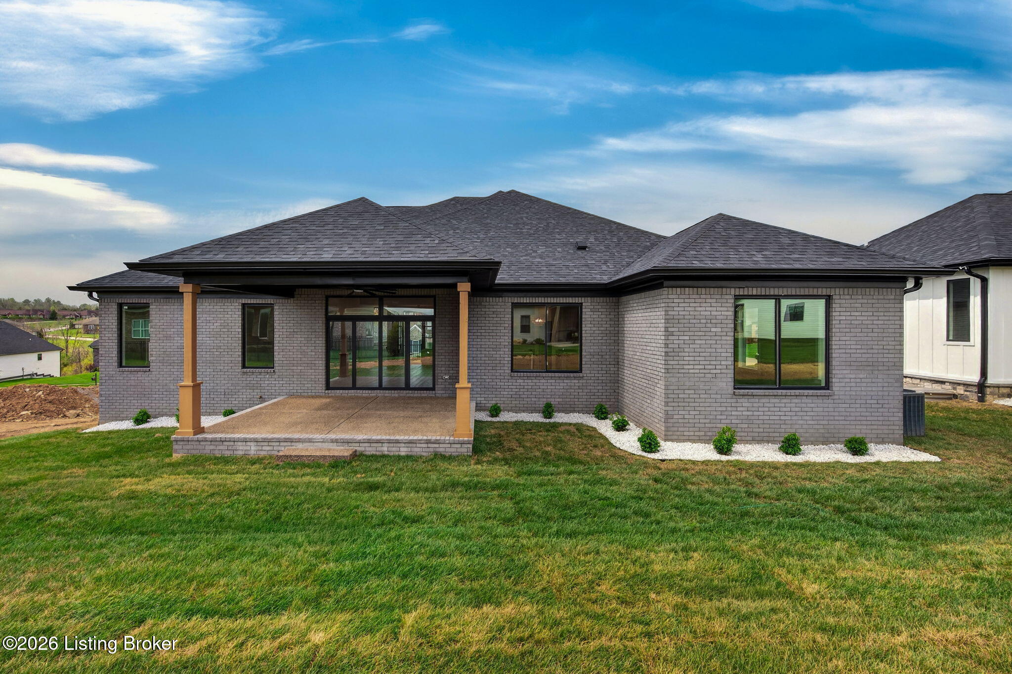 1507 Lincoln Hill Way