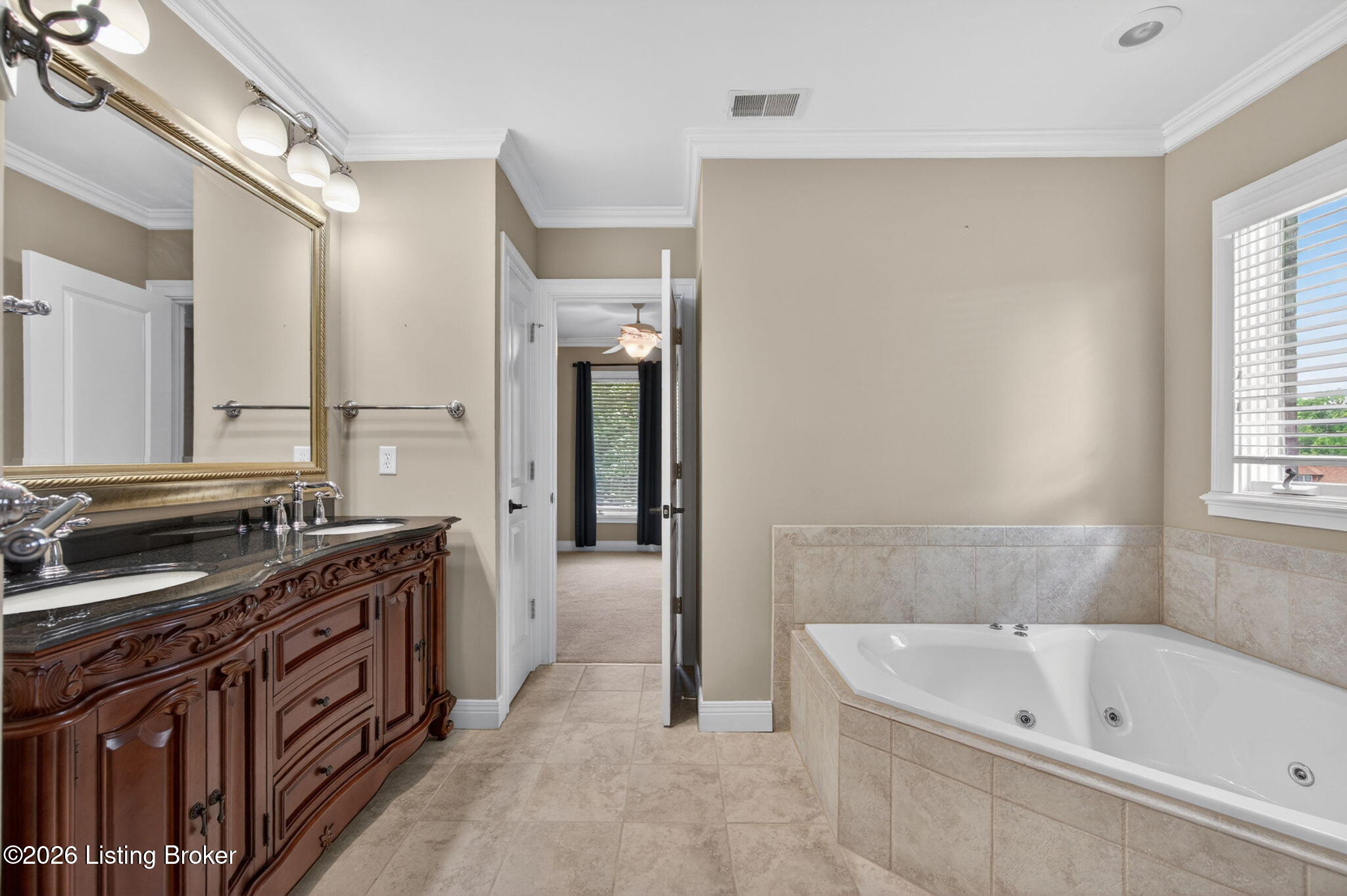 12307 Ridgeview Dr