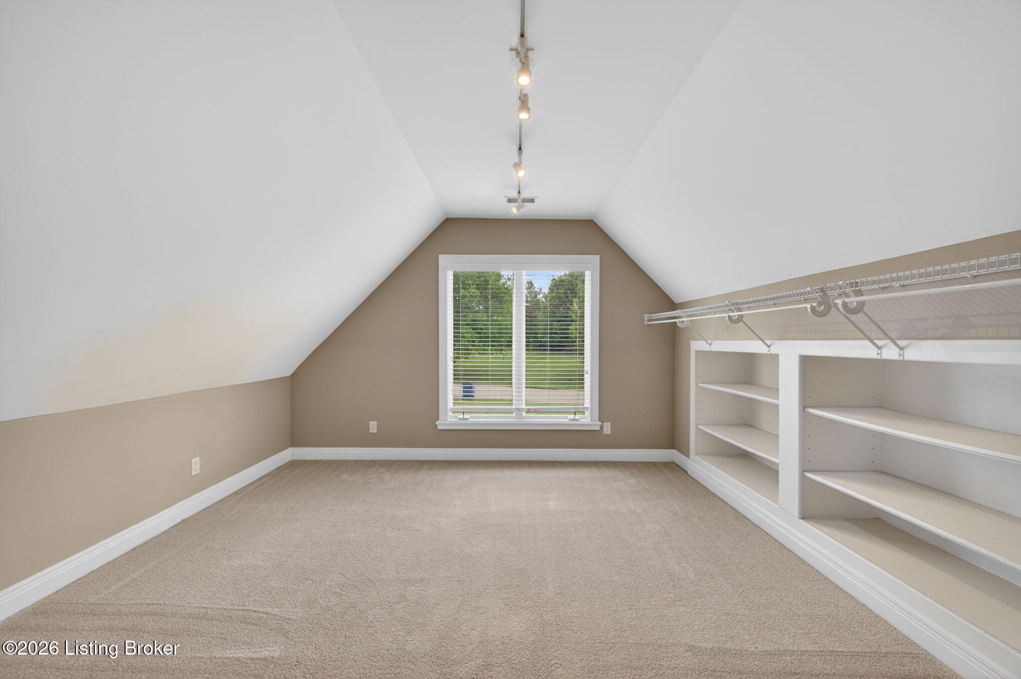 12307 Ridgeview Dr