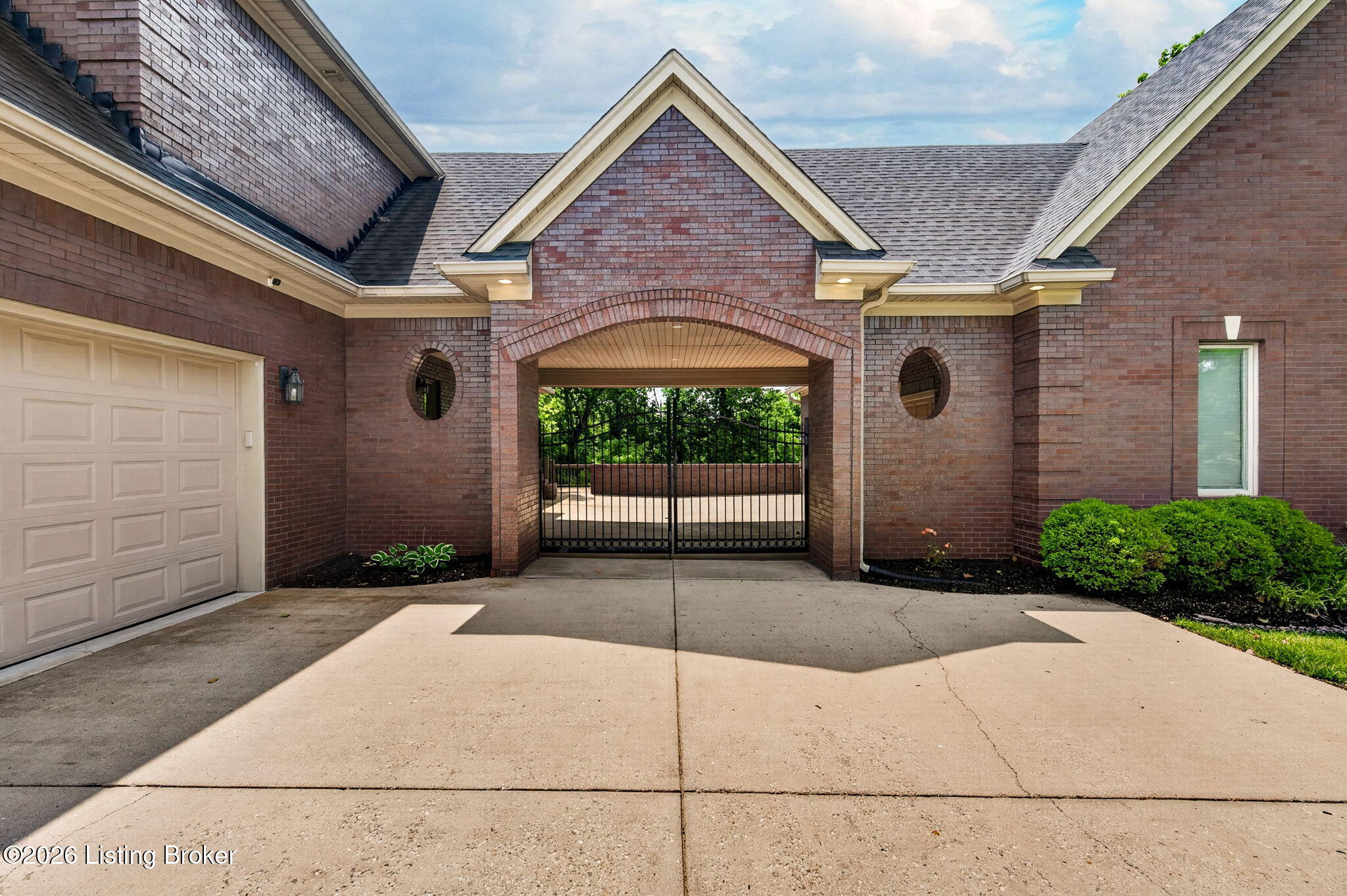 12307 Ridgeview Dr