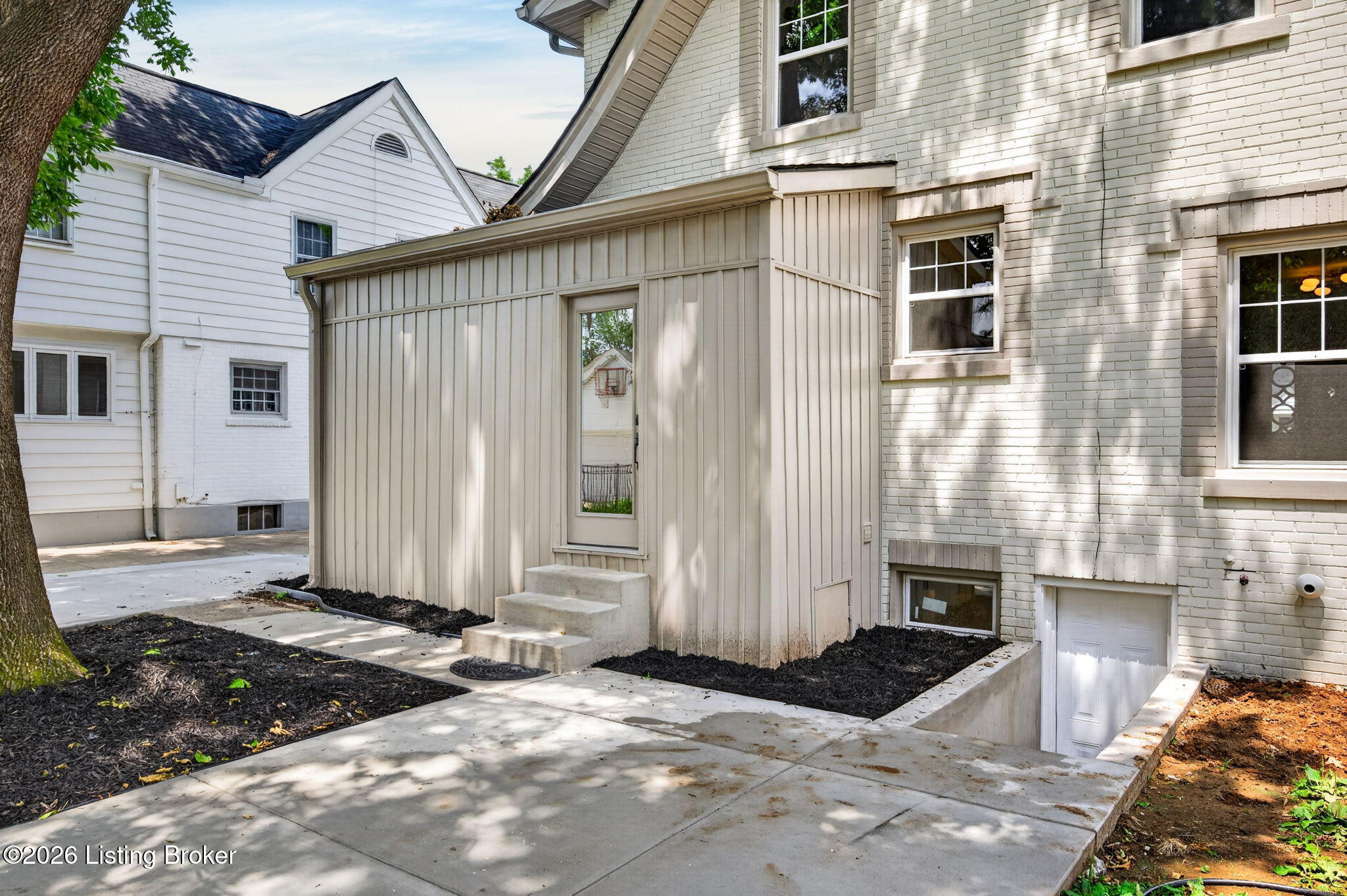 2530 Broadmeade Rd