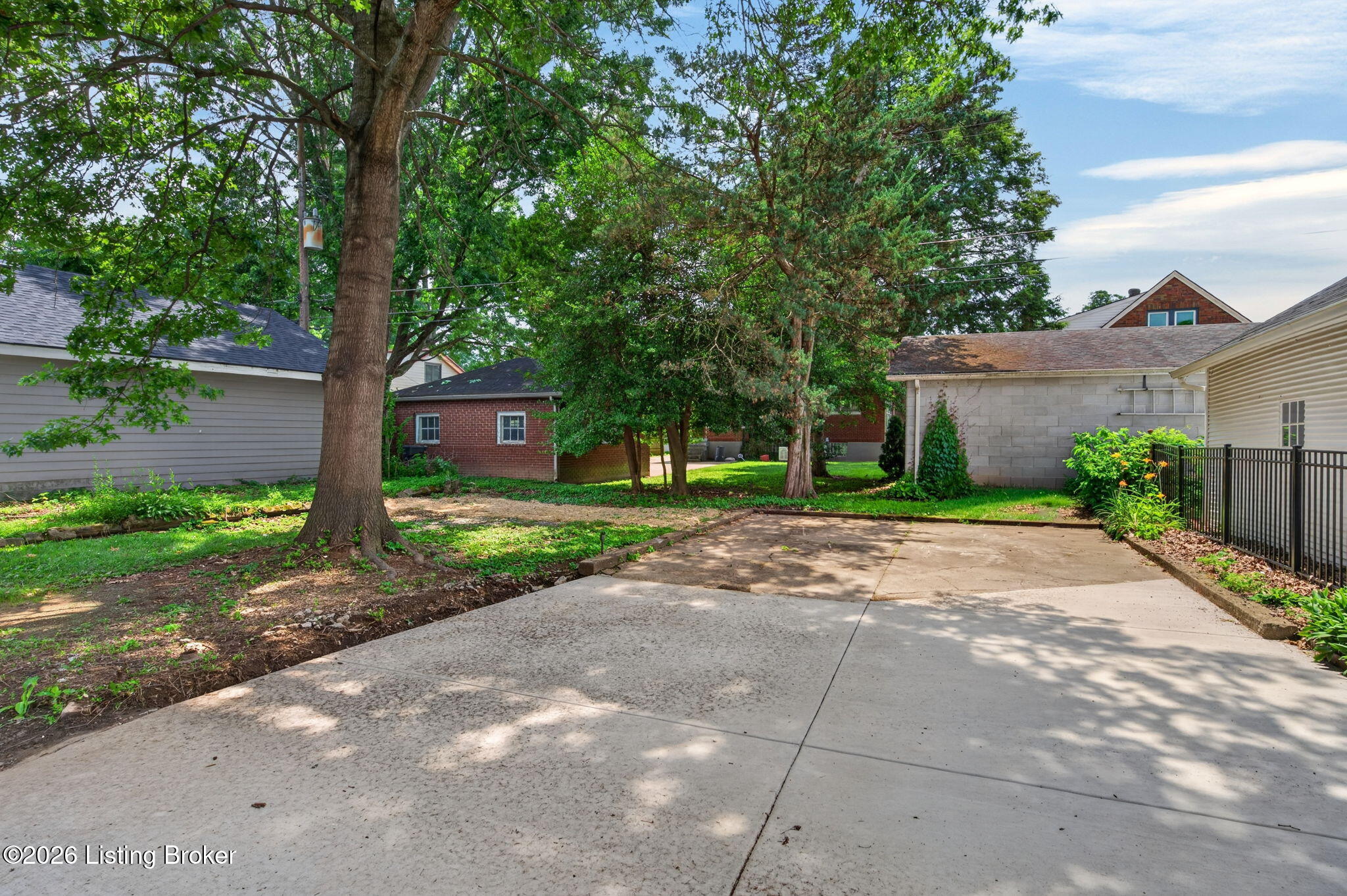 2530 Broadmeade Rd