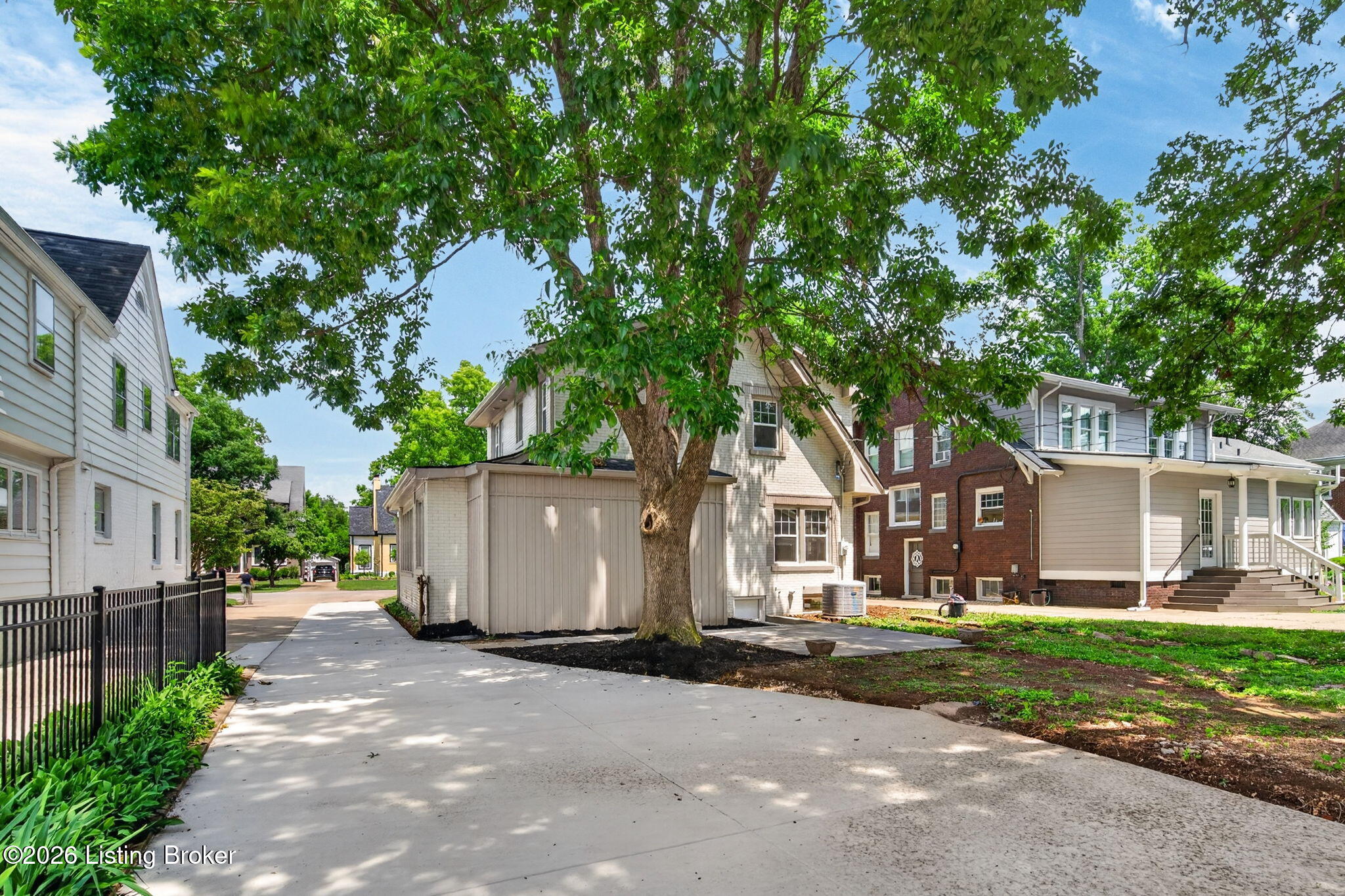 2530 Broadmeade Rd