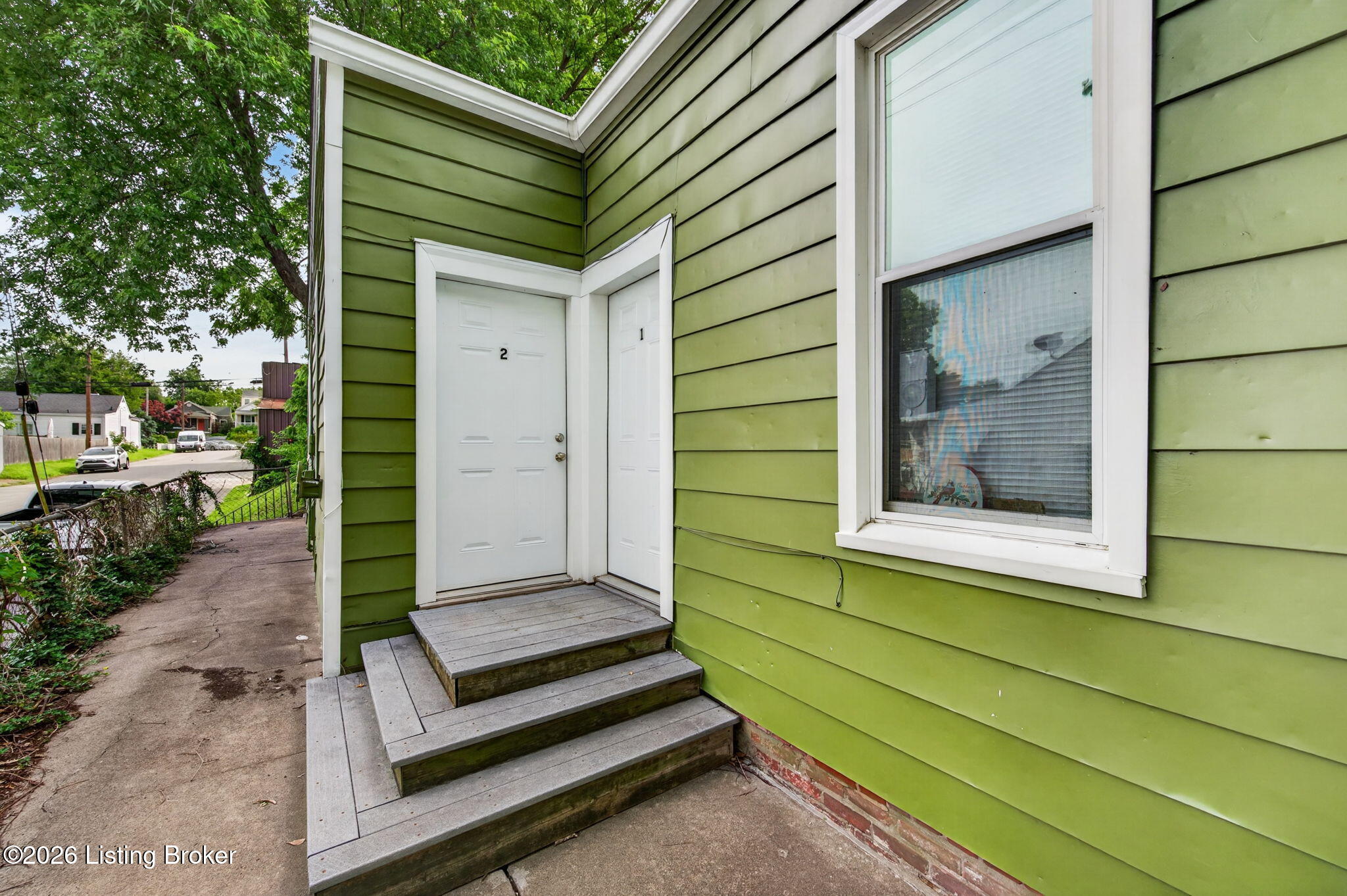 935 Samuel St