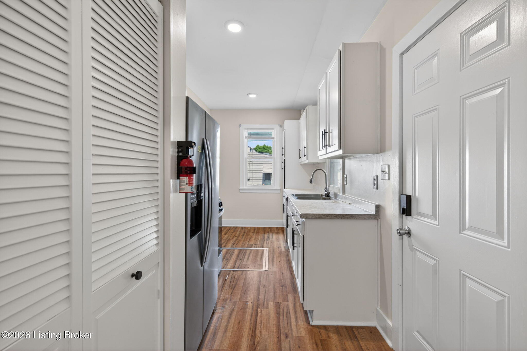 935 Samuel St