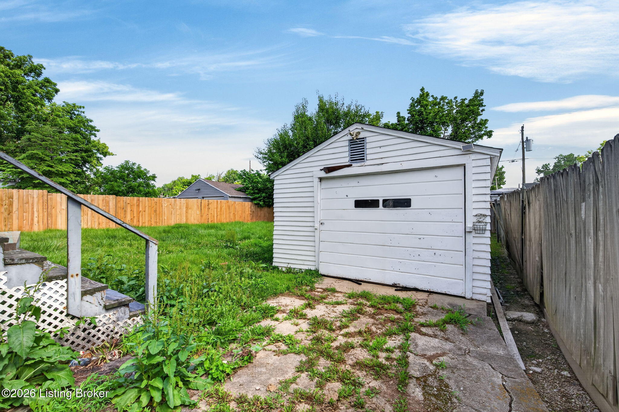 1327 Shingo Ave