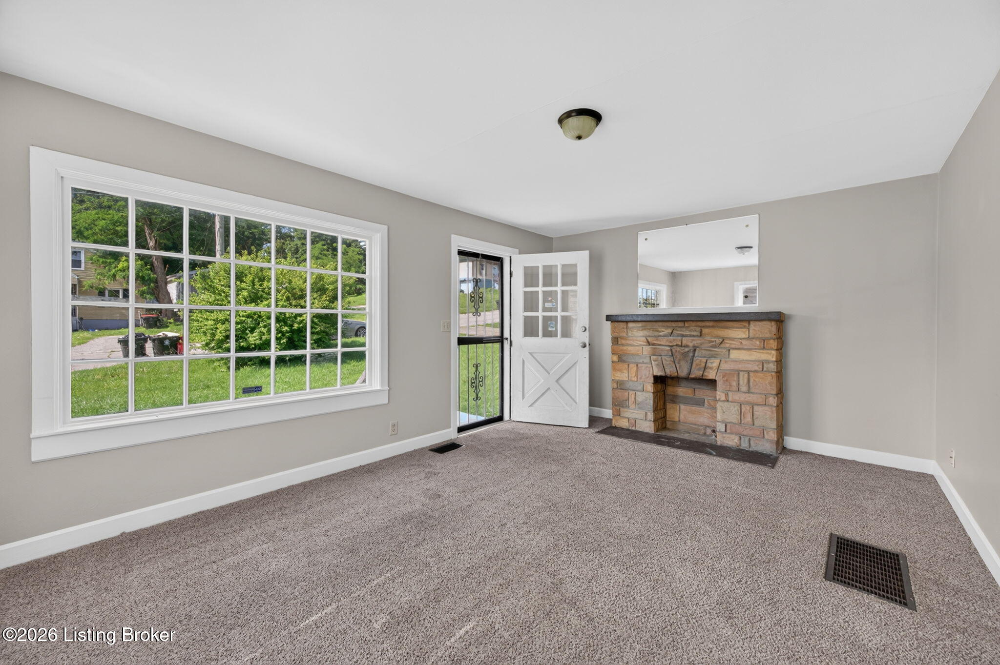 1327 Shingo Ave
