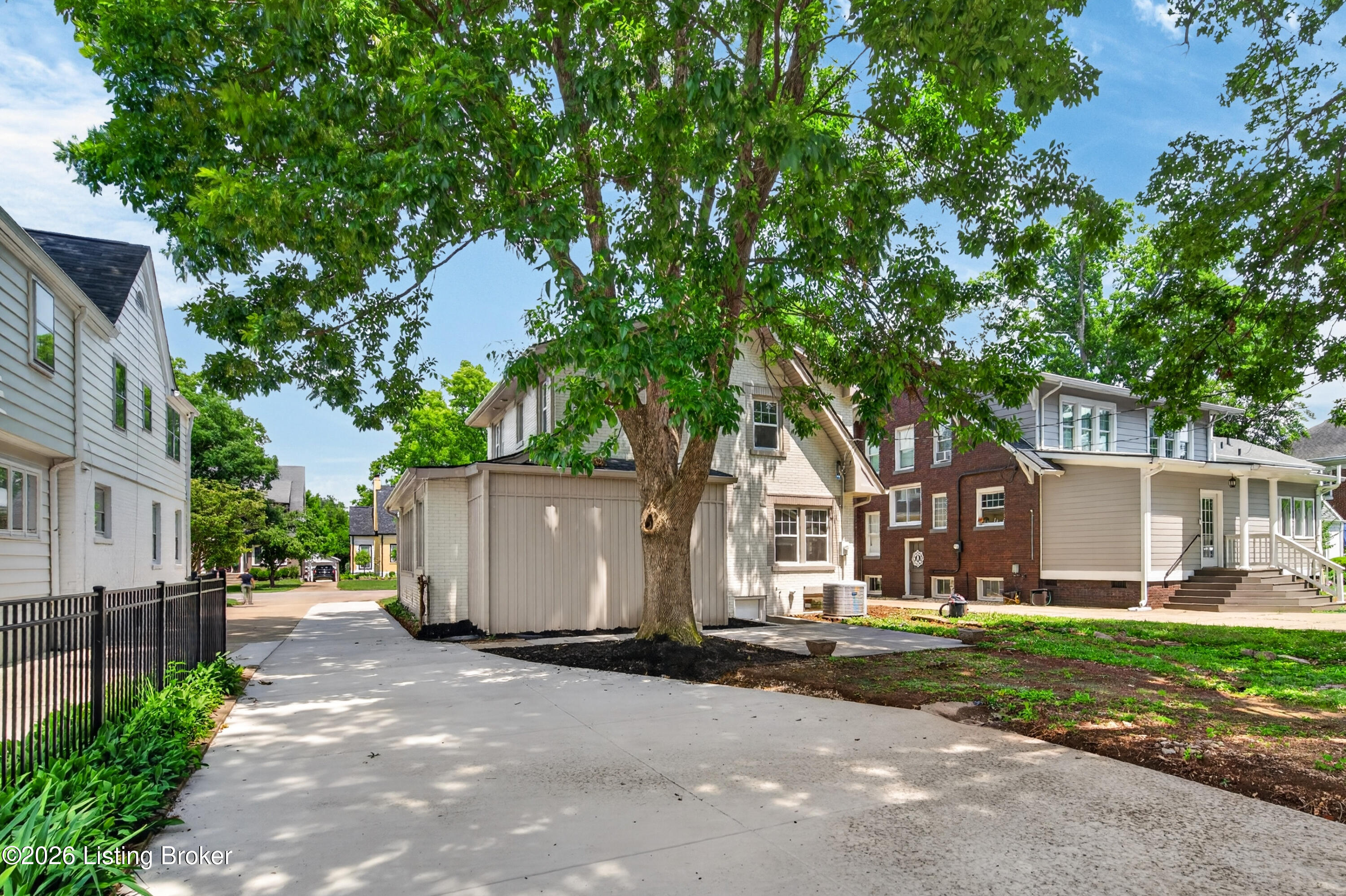 2530 Broadmeade Rd