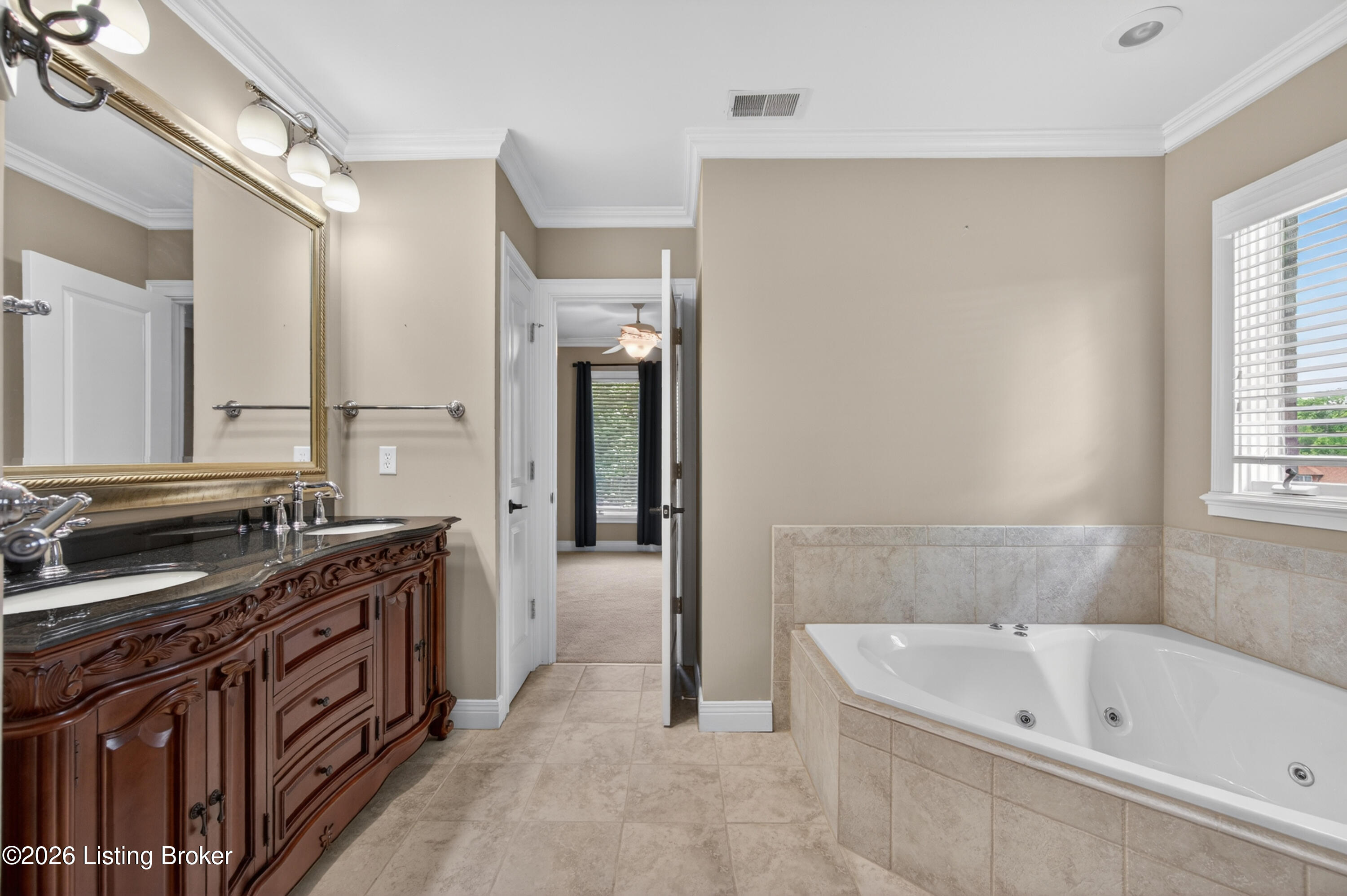 12307 Ridgeview Dr
