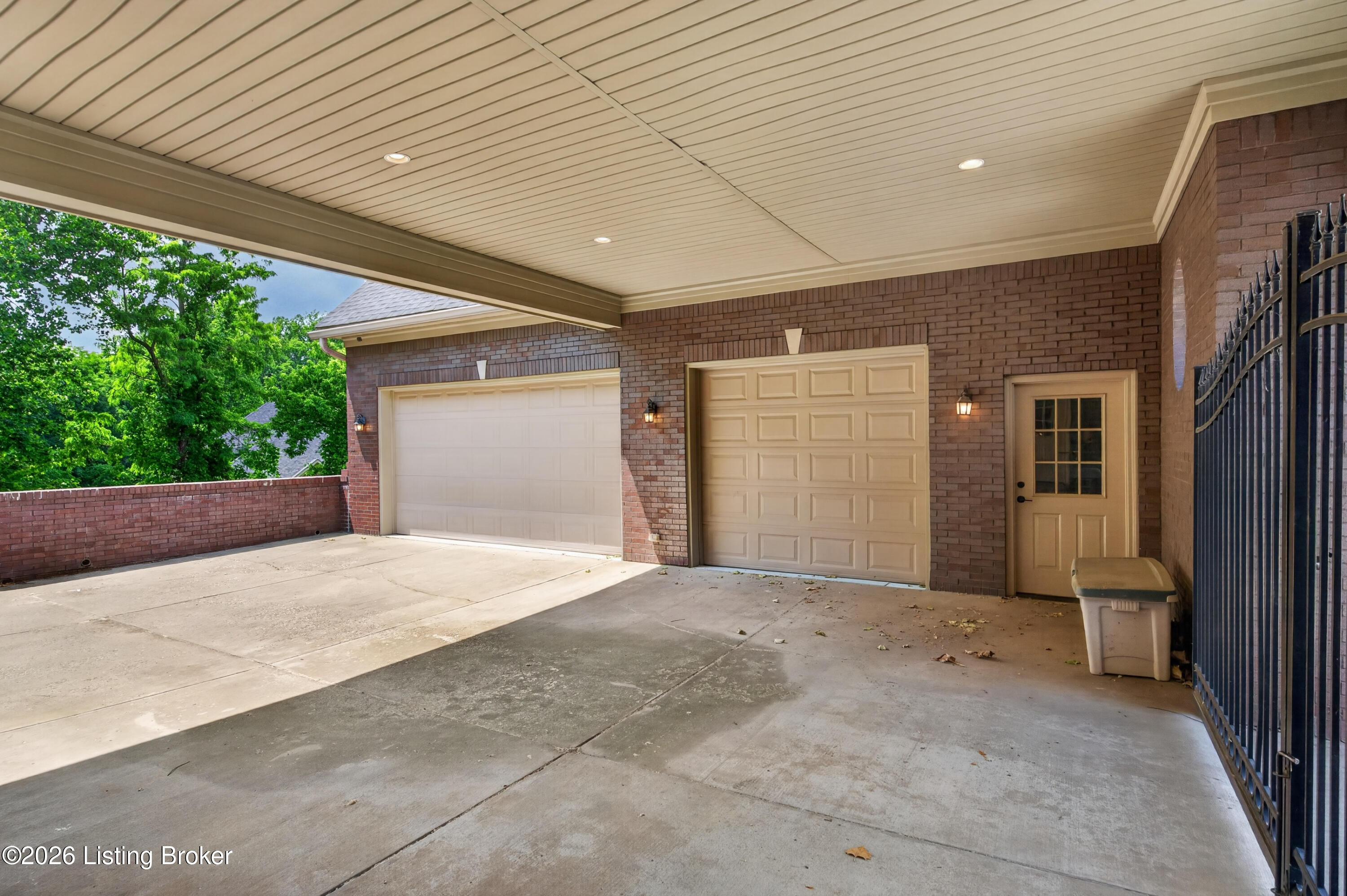 12307 Ridgeview Dr