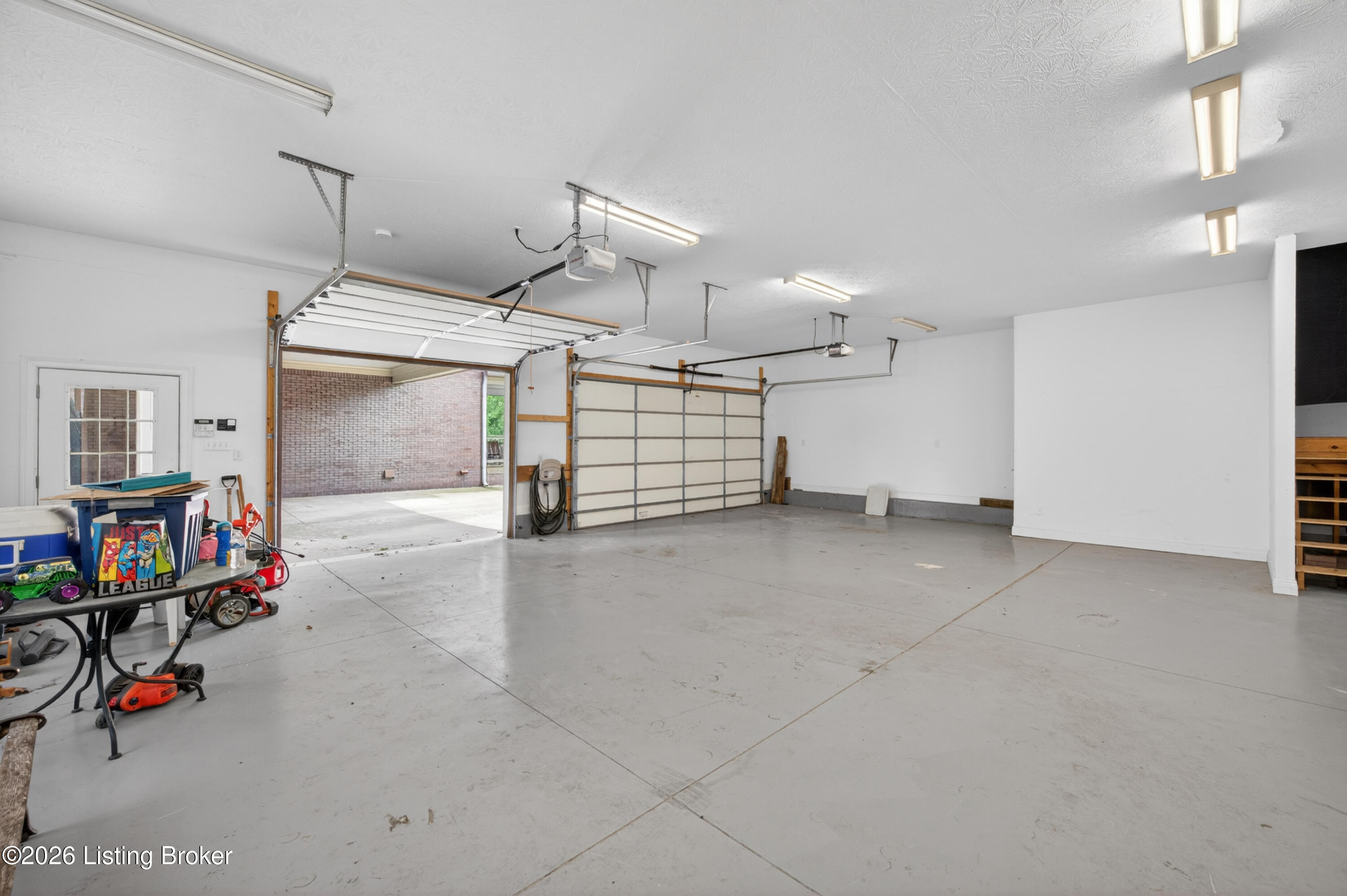 12307 Ridgeview Dr