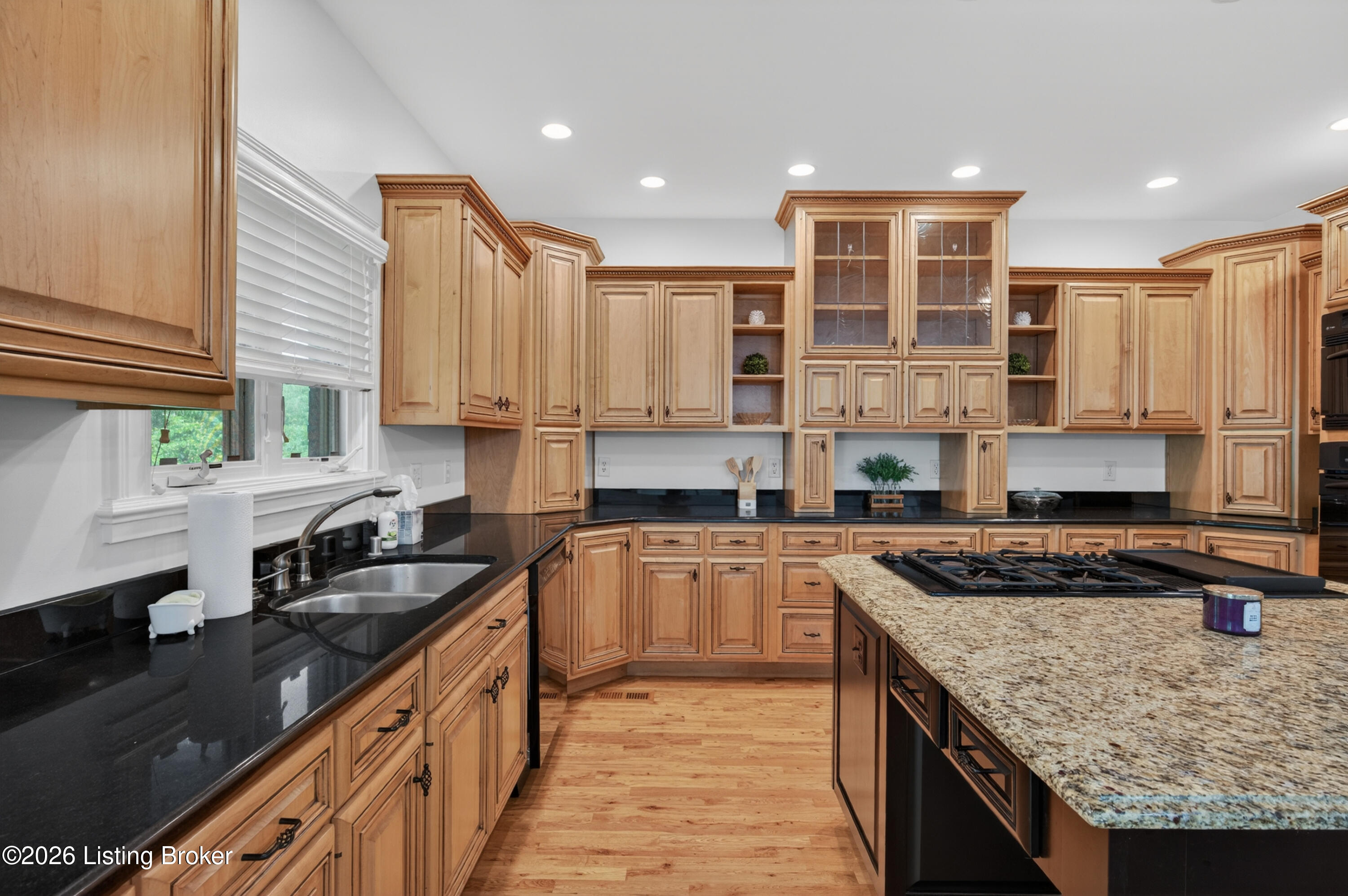 12307 Ridgeview Dr