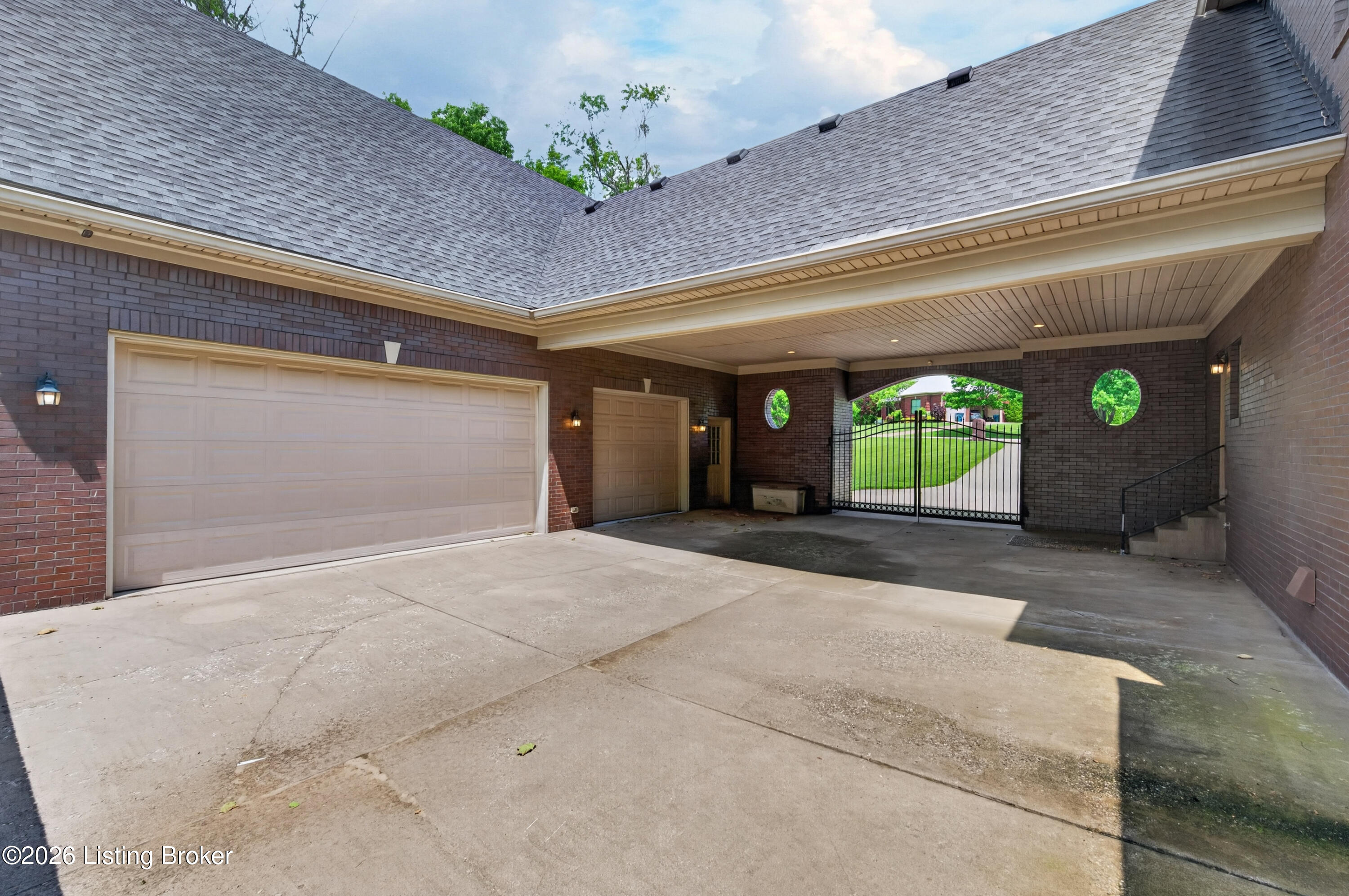 12307 Ridgeview Dr