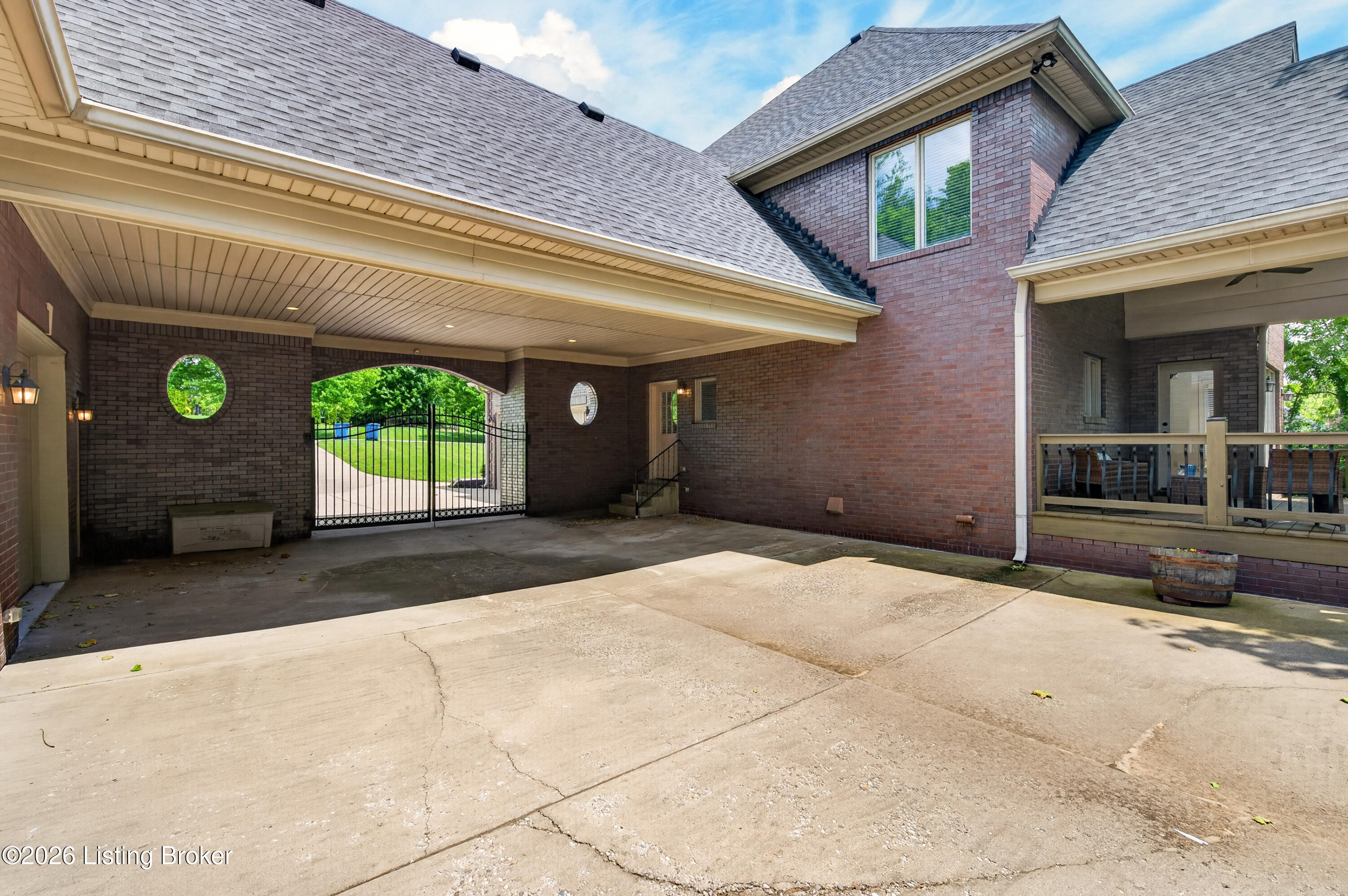 12307 Ridgeview Dr