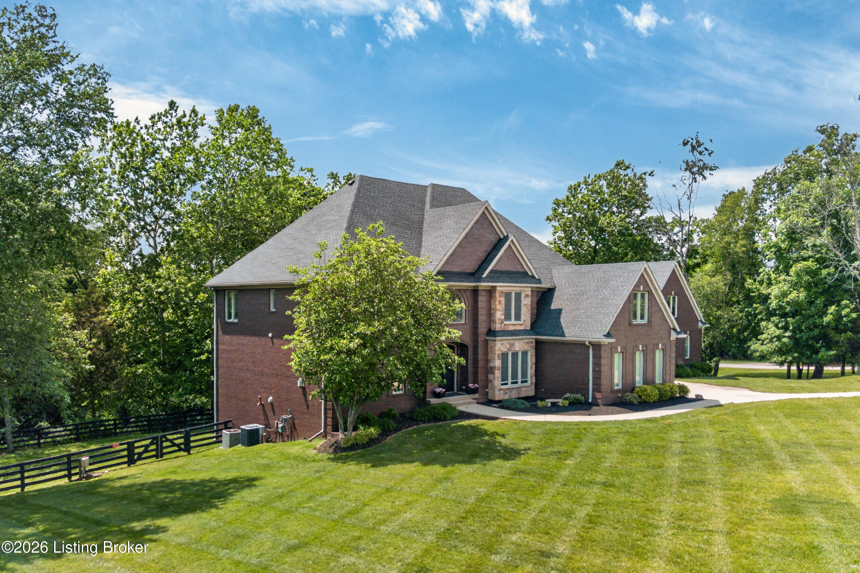 12307 Ridgeview Dr
