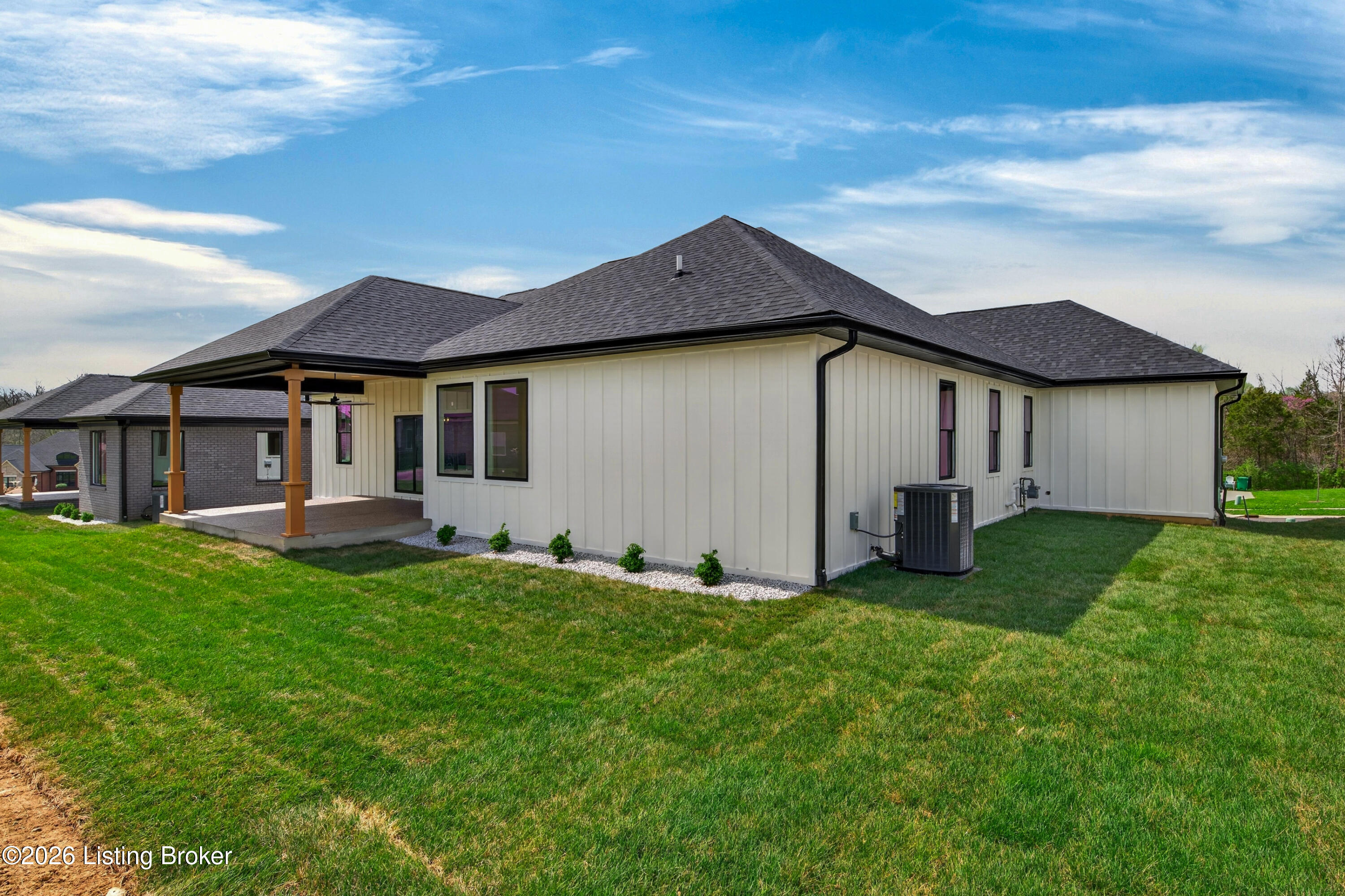 1505 Lincoln Hill Way