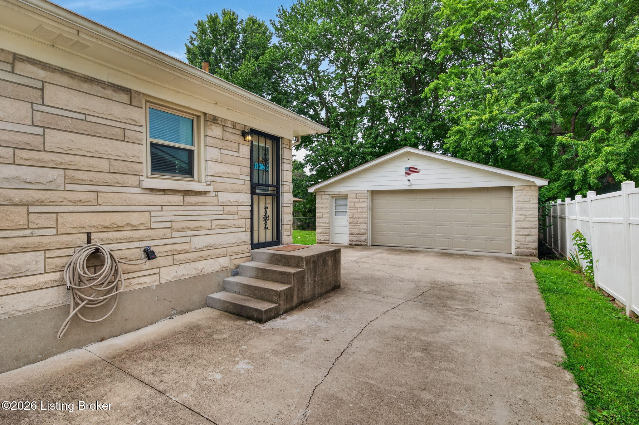 4806 Fury Way