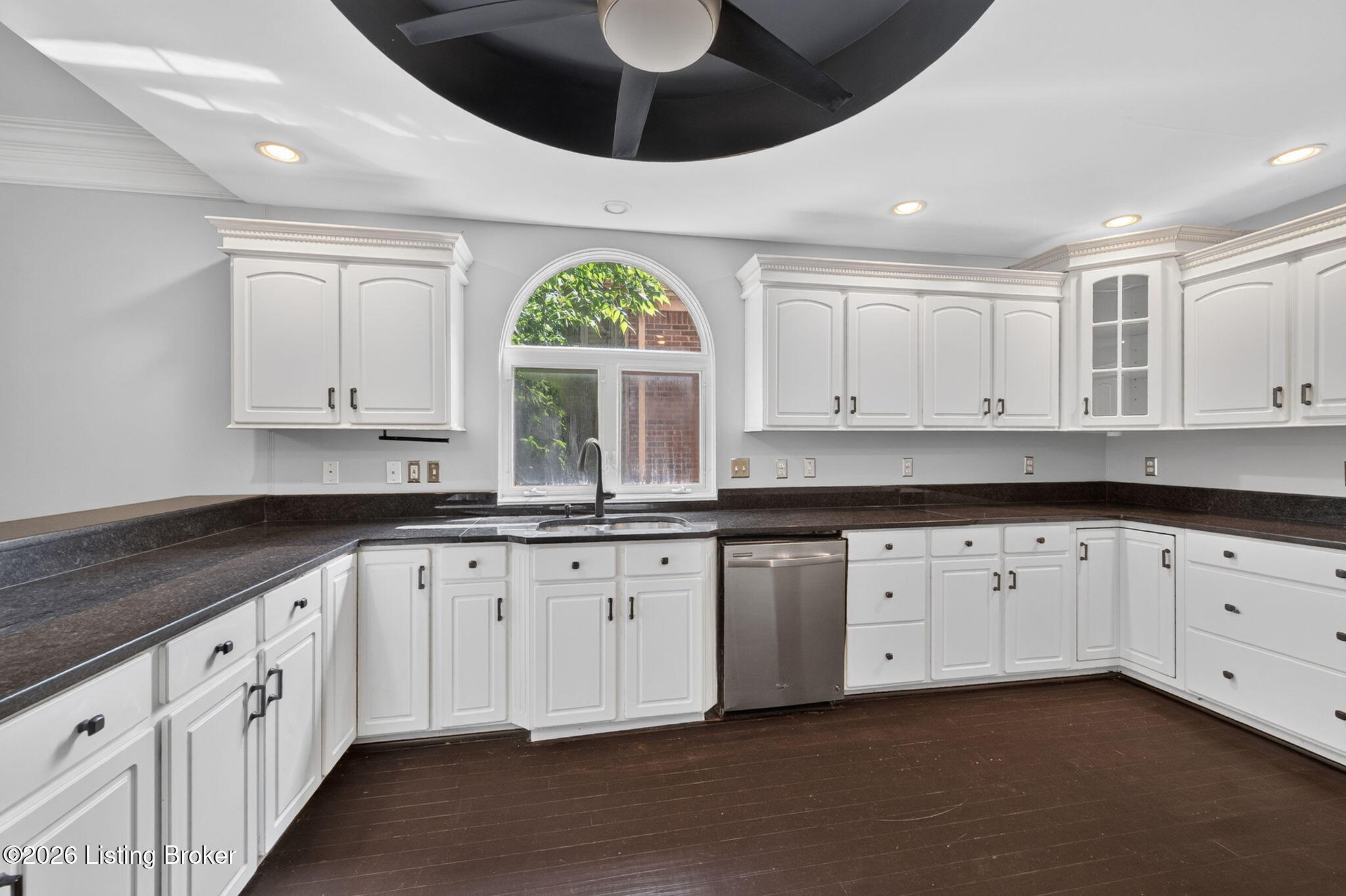 8800 Wooded Trail Ct