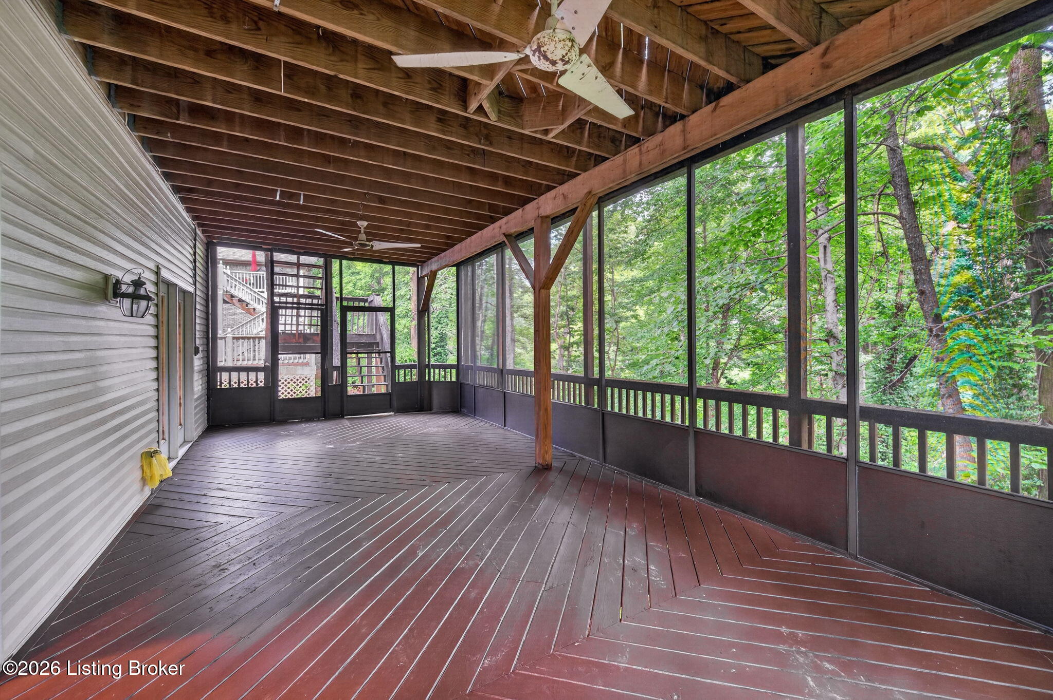 8800 Wooded Trail Ct
