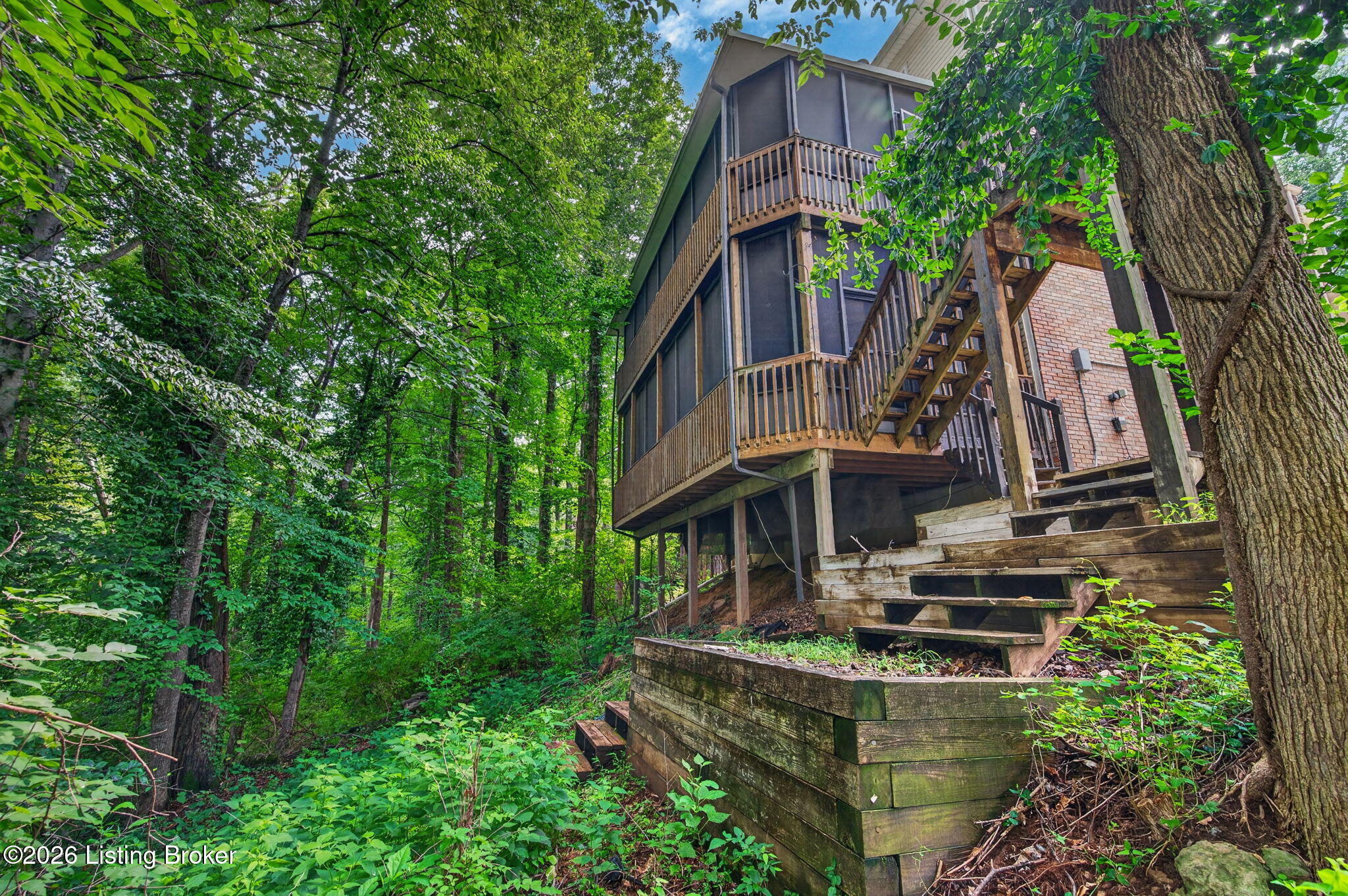 8800 Wooded Trail Ct