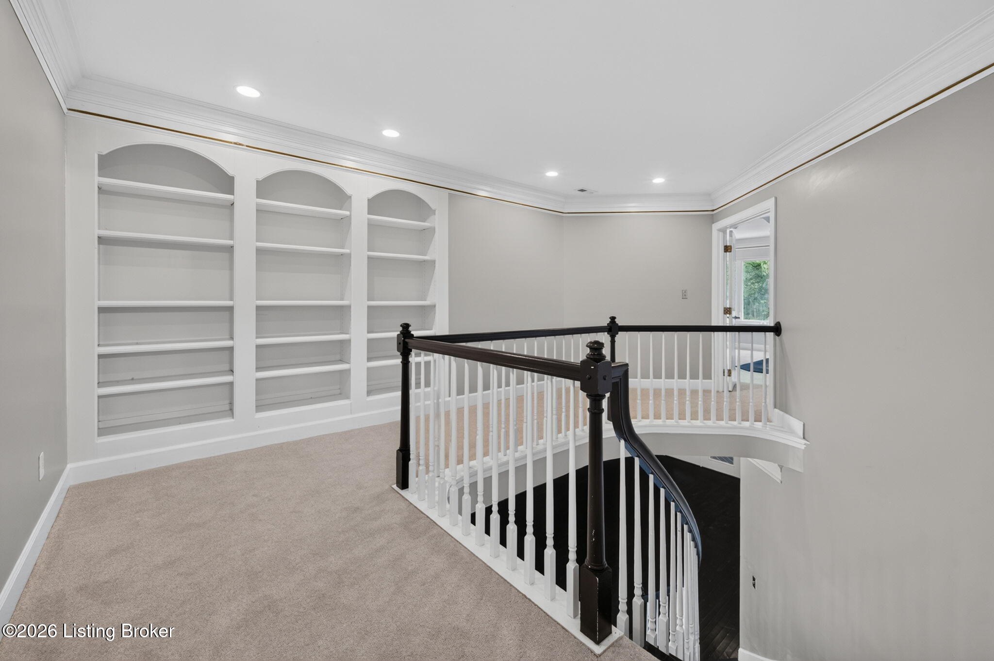 8800 Wooded Trail Ct