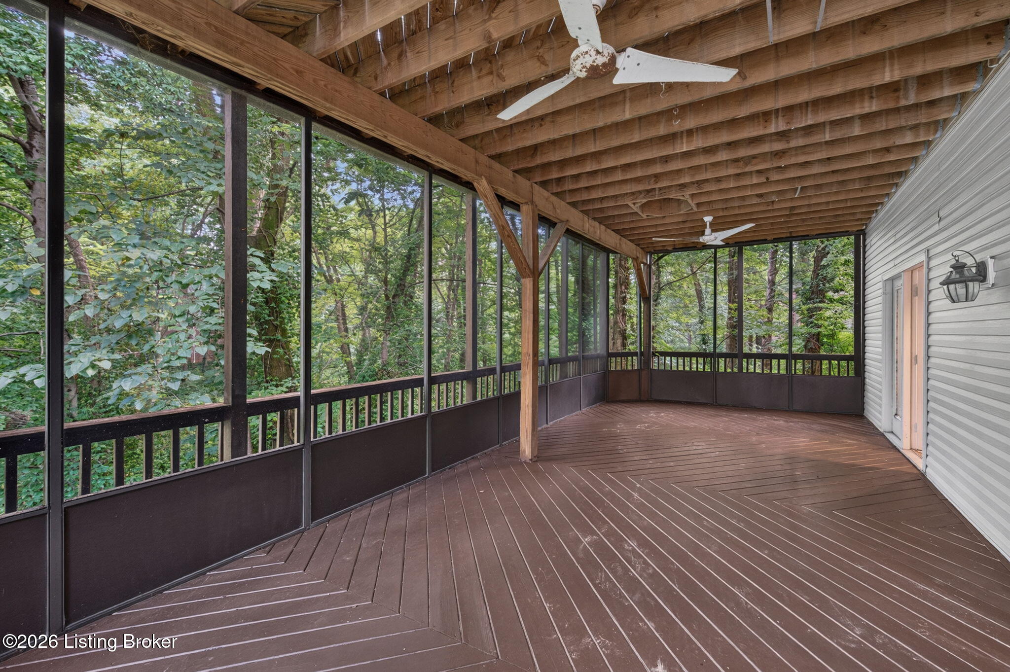 8800 Wooded Trail Ct