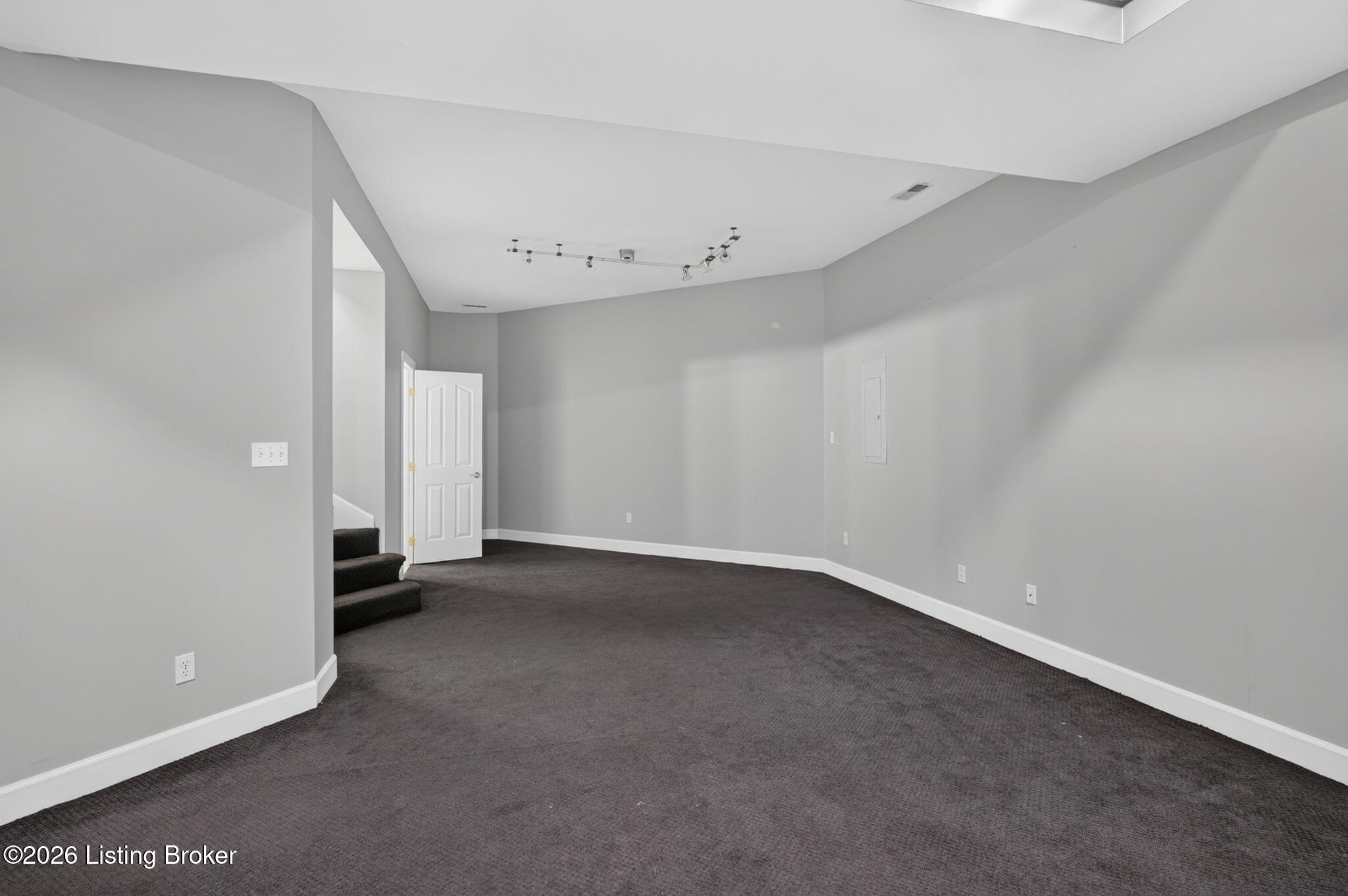 8800 Wooded Trail Ct