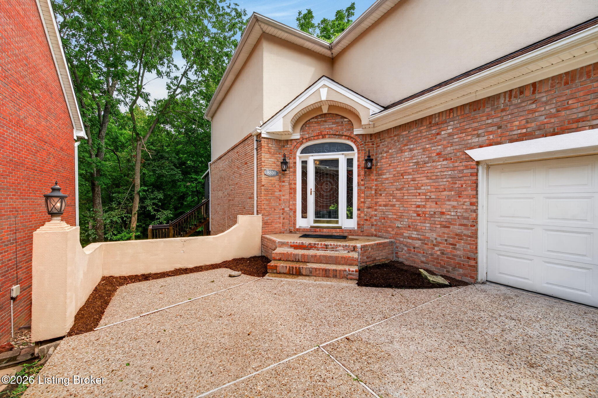 8800 Wooded Trail Ct