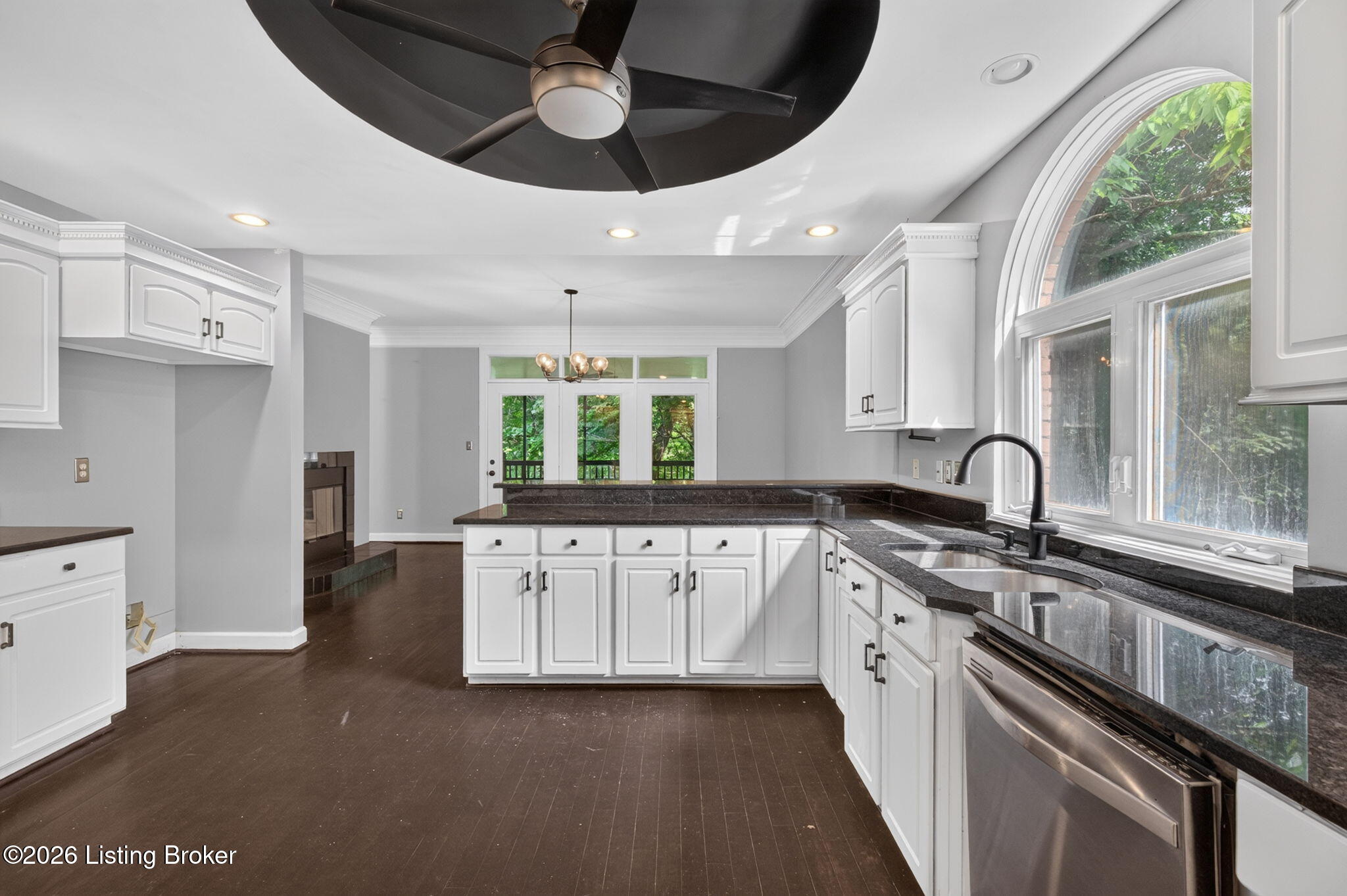 8800 Wooded Trail Ct