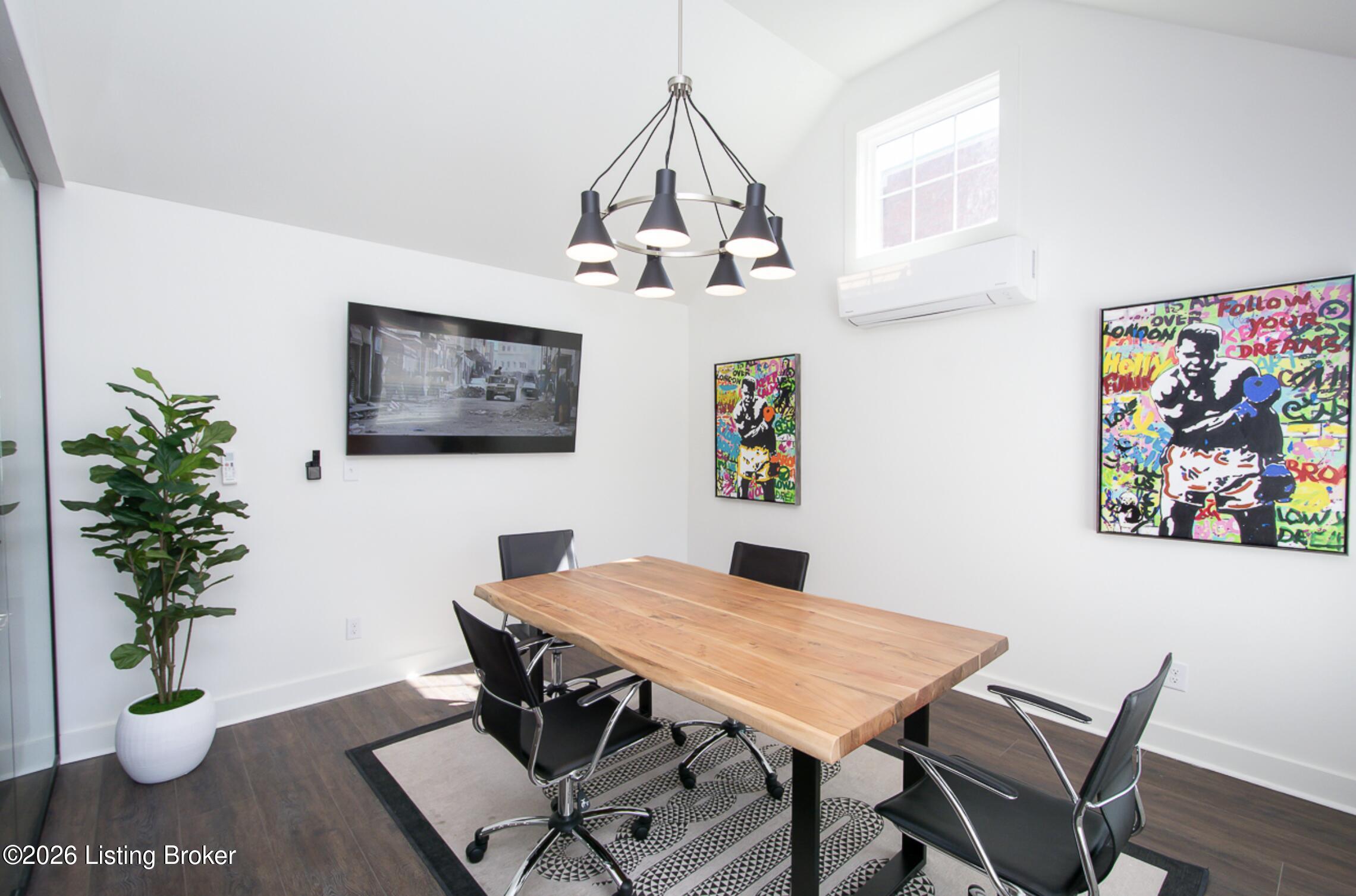 1807 Brownsboro Rd
