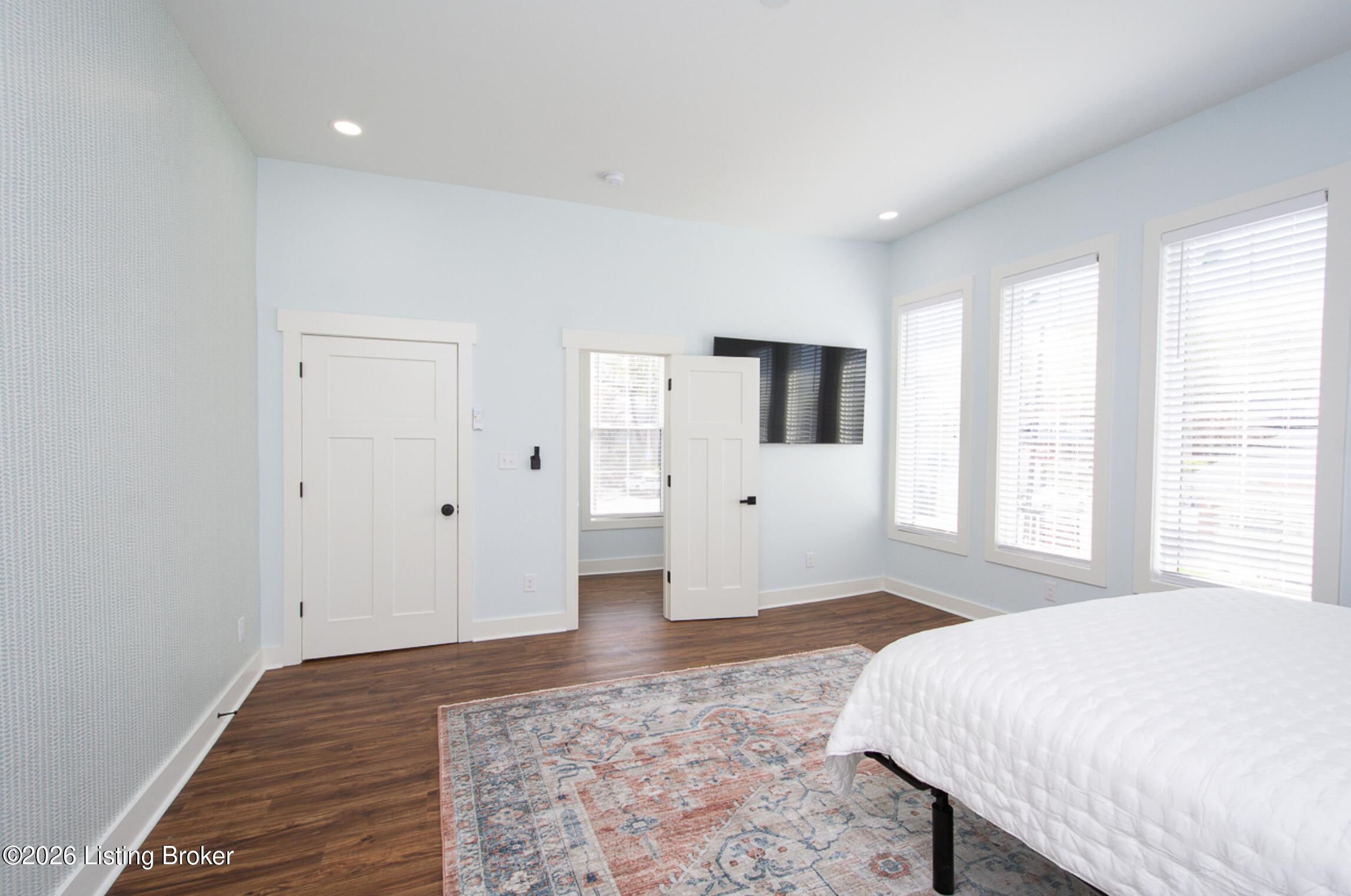 1807 Brownsboro Rd