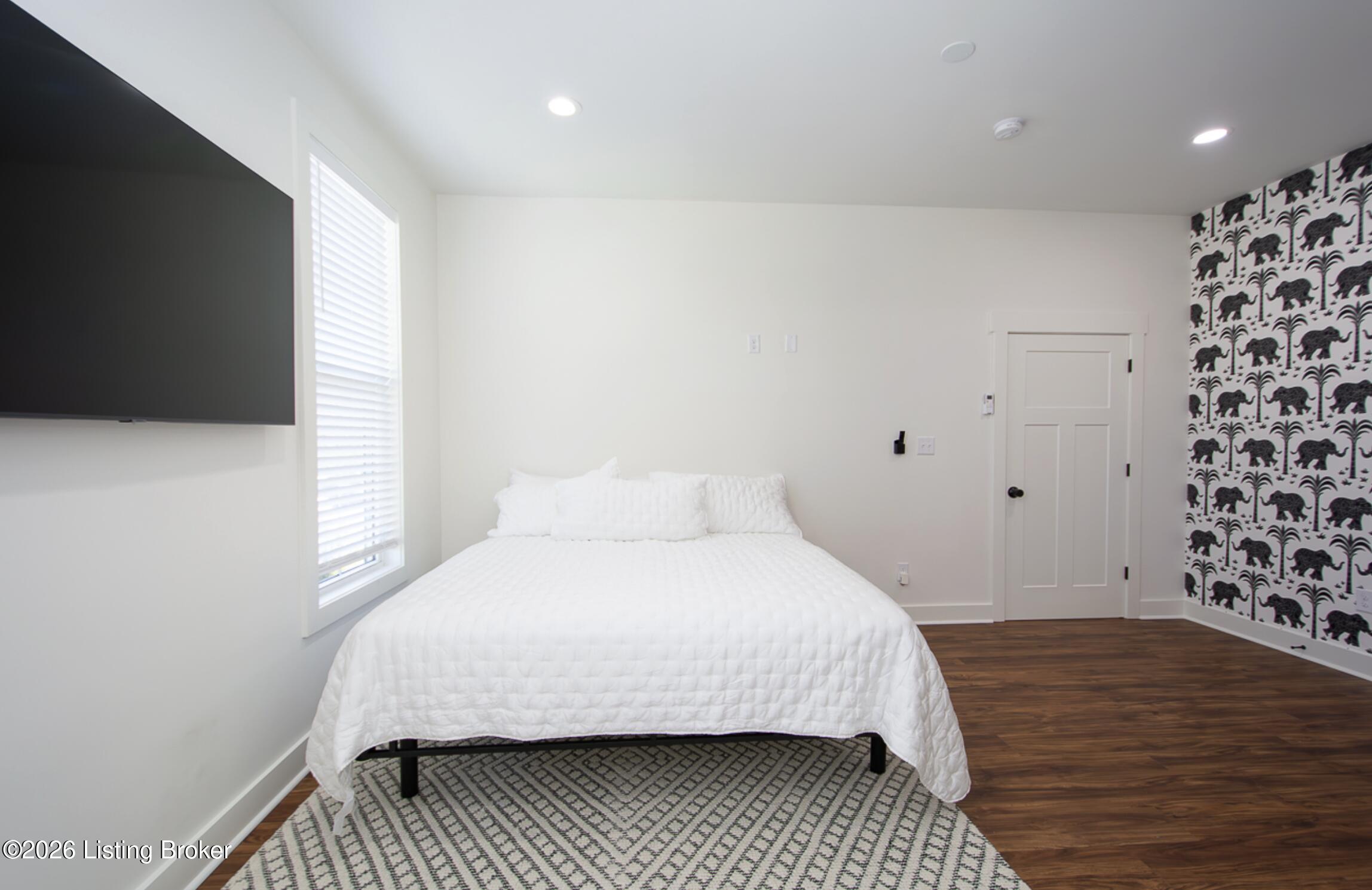 1807 Brownsboro Rd