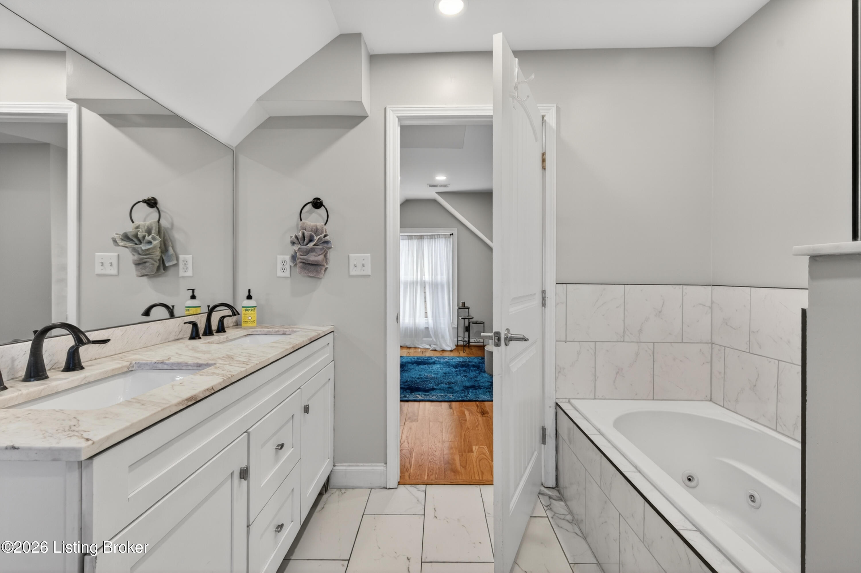 1320 Winter Ave