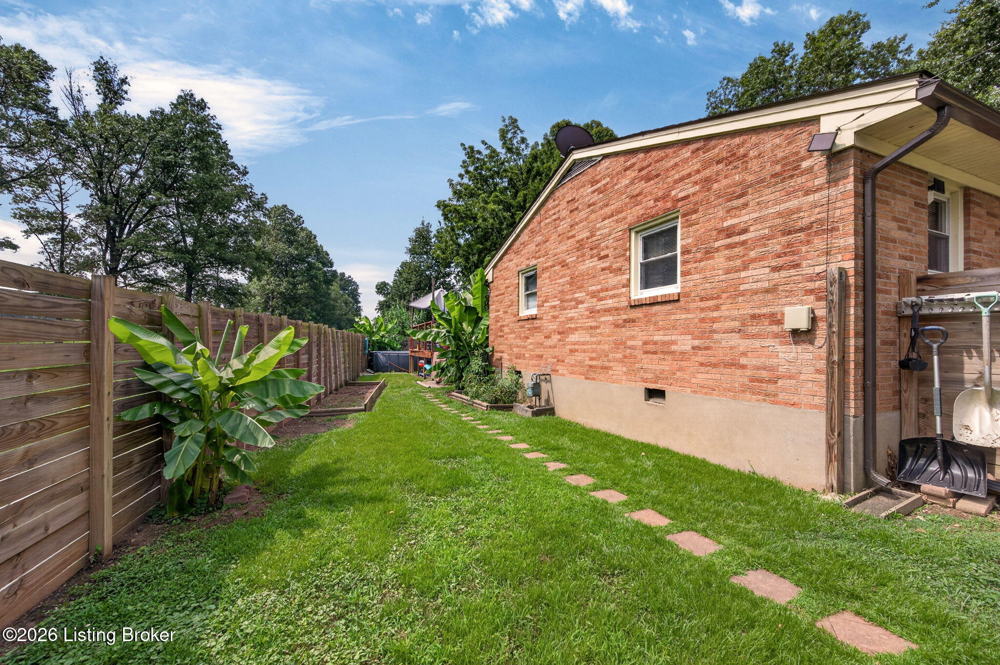2150 Elmhurst Ave