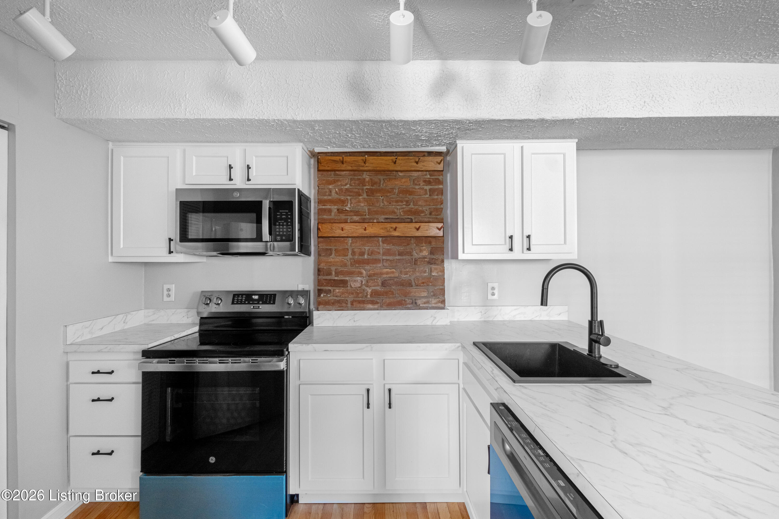 1128 Cherokee Rd APT 1A