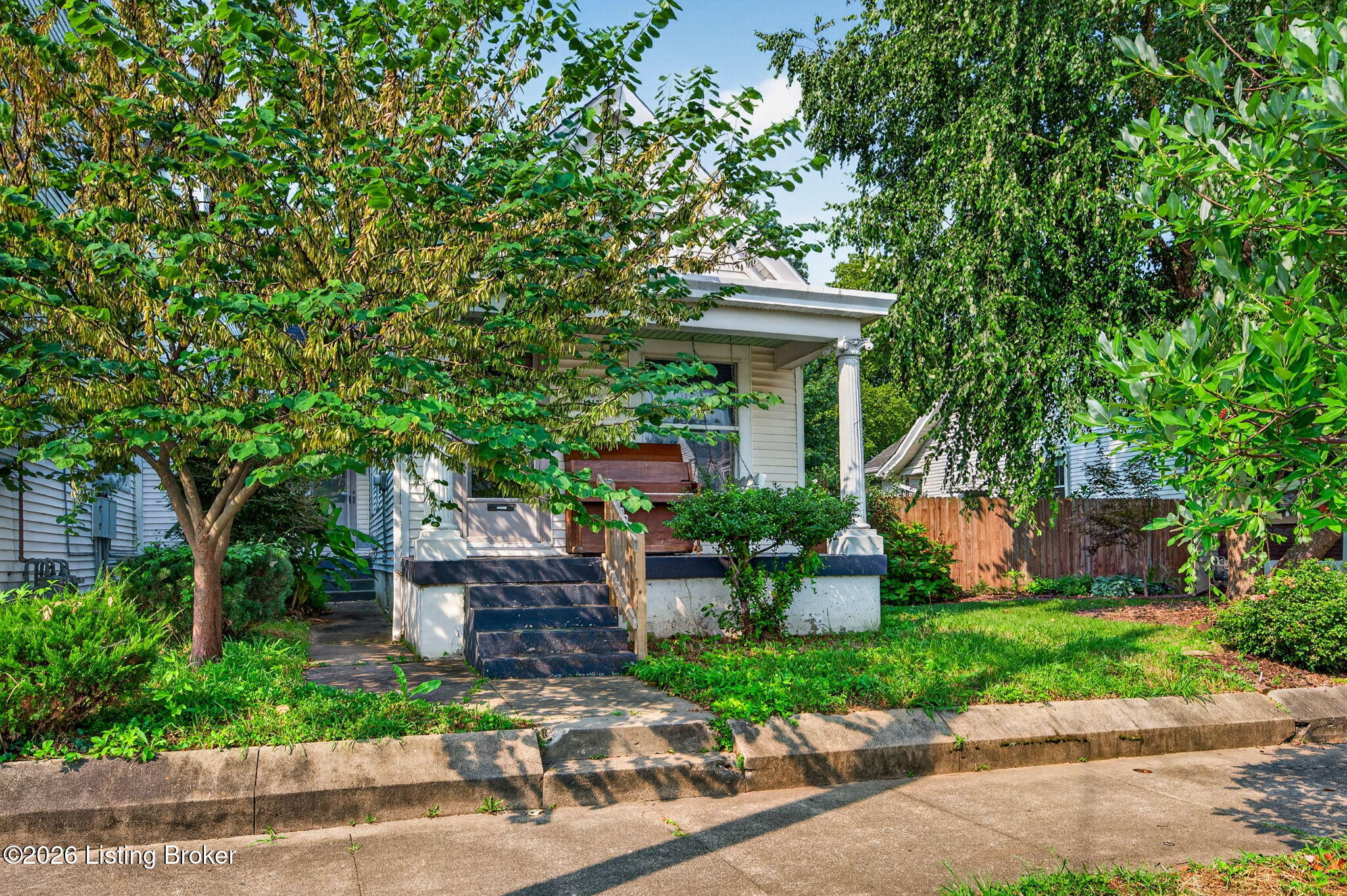 1112 Milton St